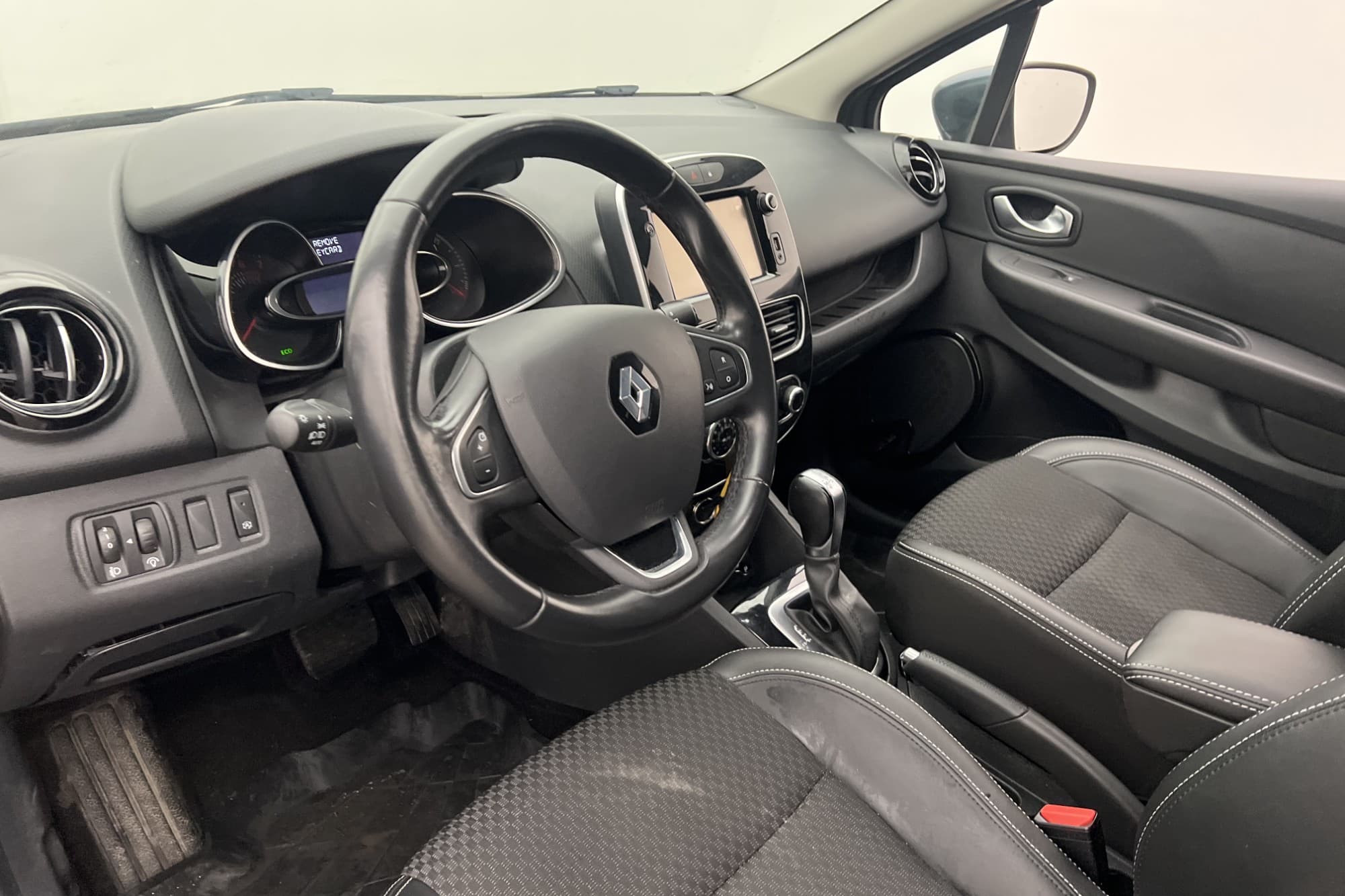 Renault Clio 1.2 118hk Intens Navi P-Sensorer BASS-Reflex