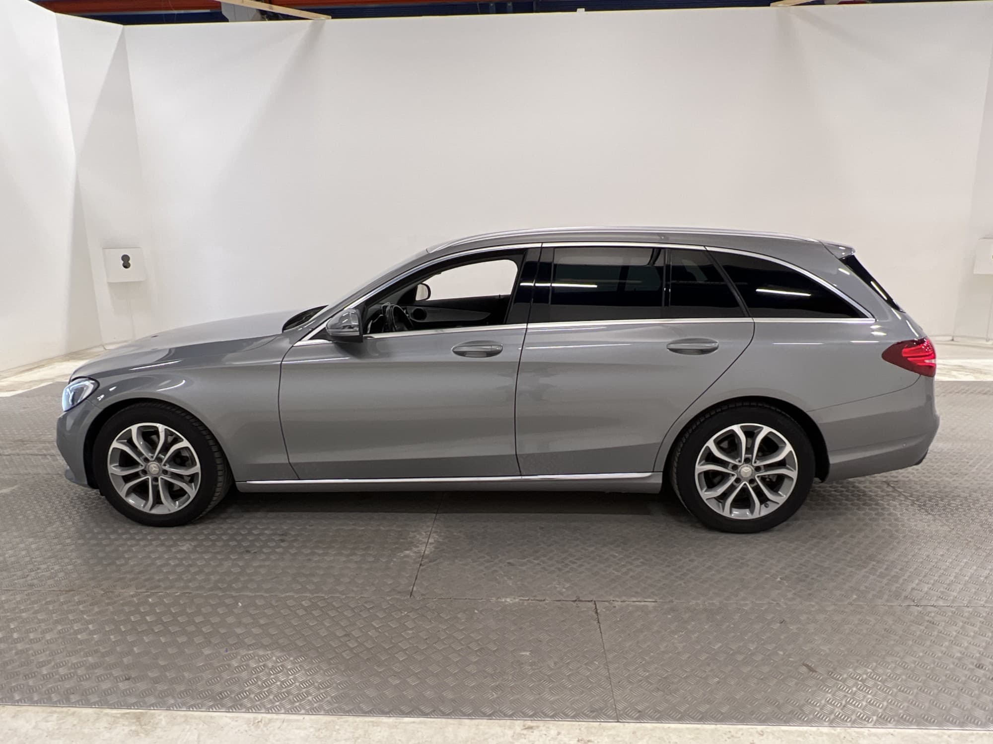 Mercedes-Benz C 220 T d 170hk