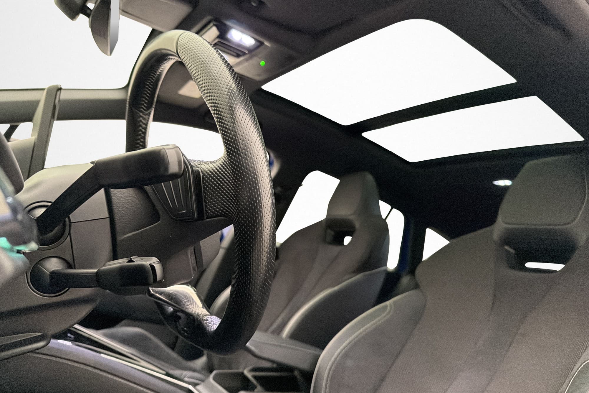 Skoda Enyaq 80 Sportline Värmare Pano 360° Dragkrok CarPlay