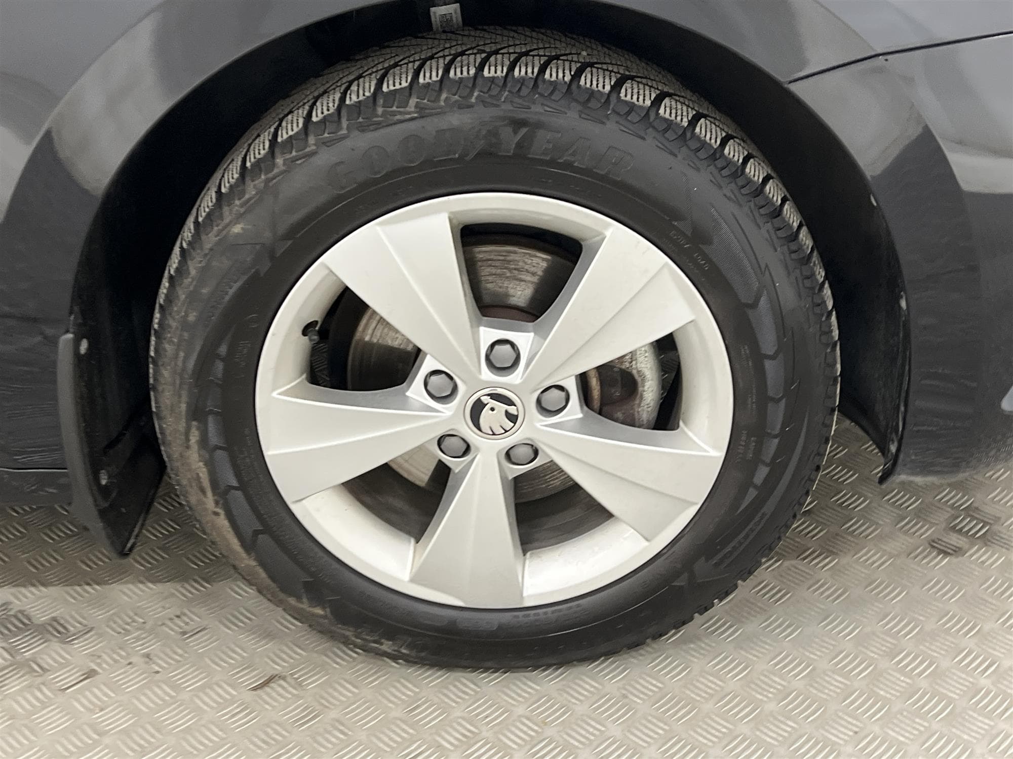 Skoda Octavia Kombi 1.0 TSI m-HEV 110hk Värmare Kamera Drag