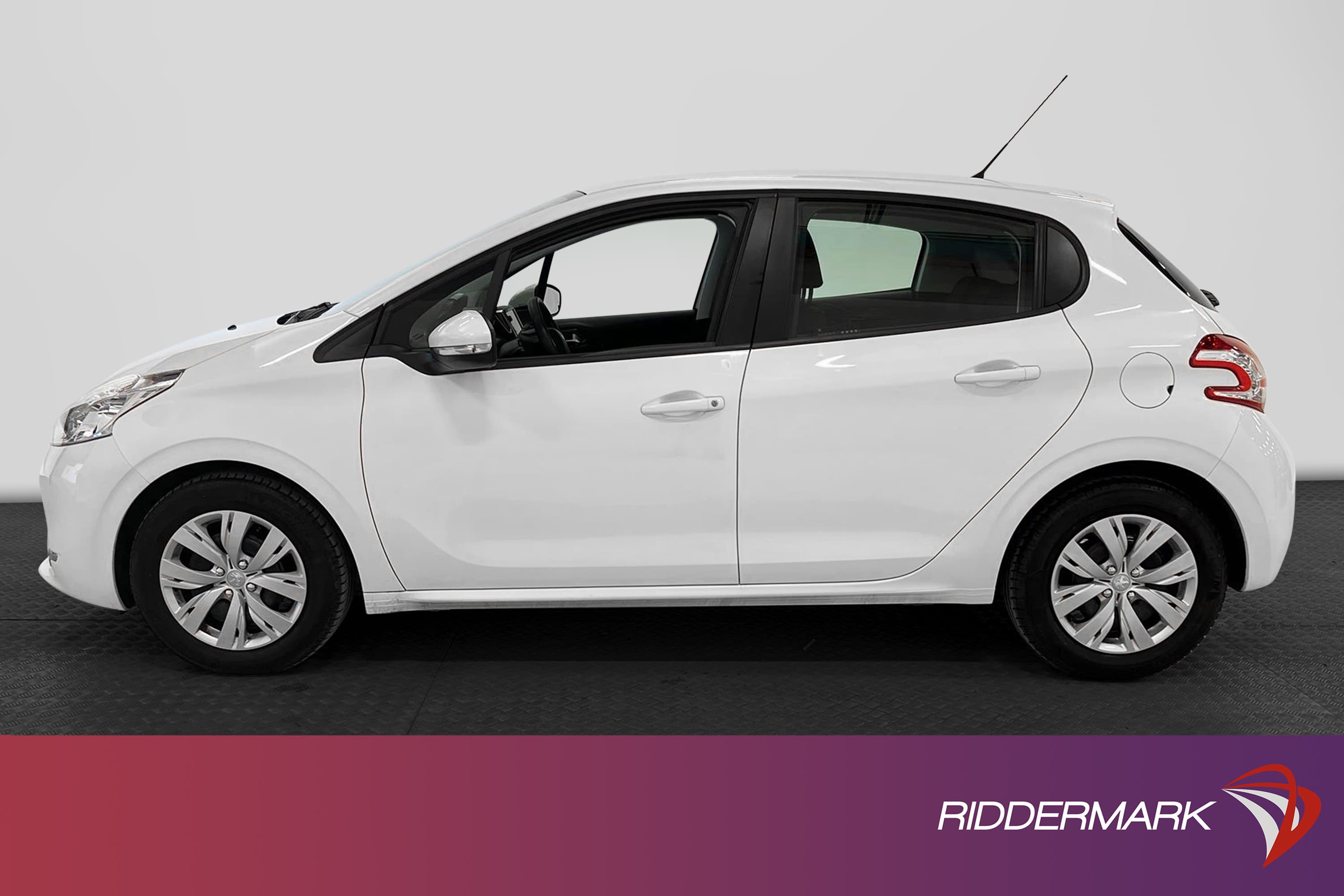 Peugeot 208 1.2 82hk