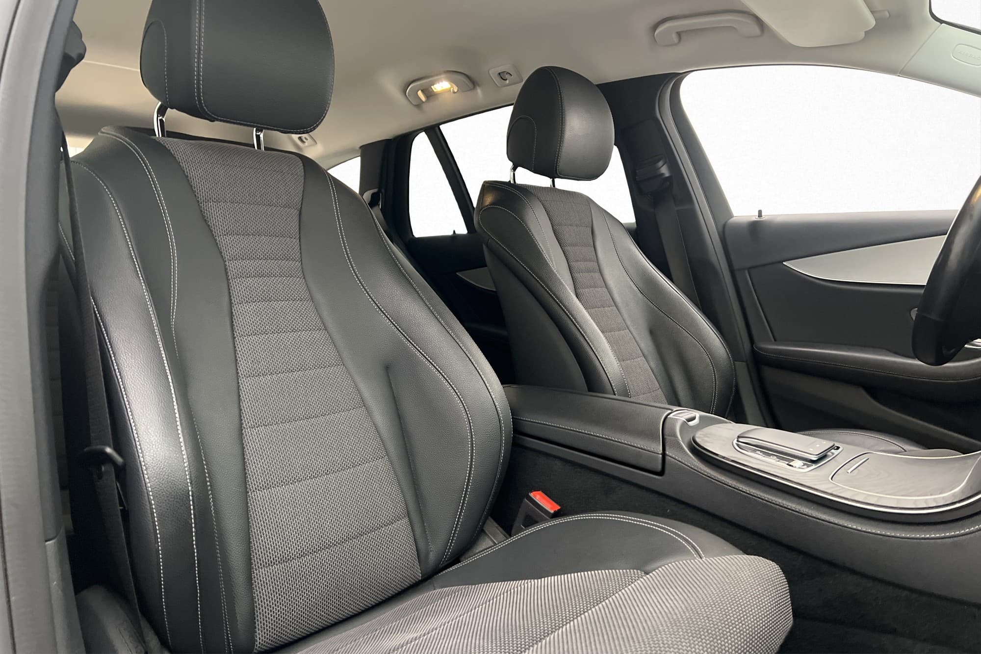 Mercedes-Benz E 220 T d 4M AMG Dragkrok Wide Kamera Navi