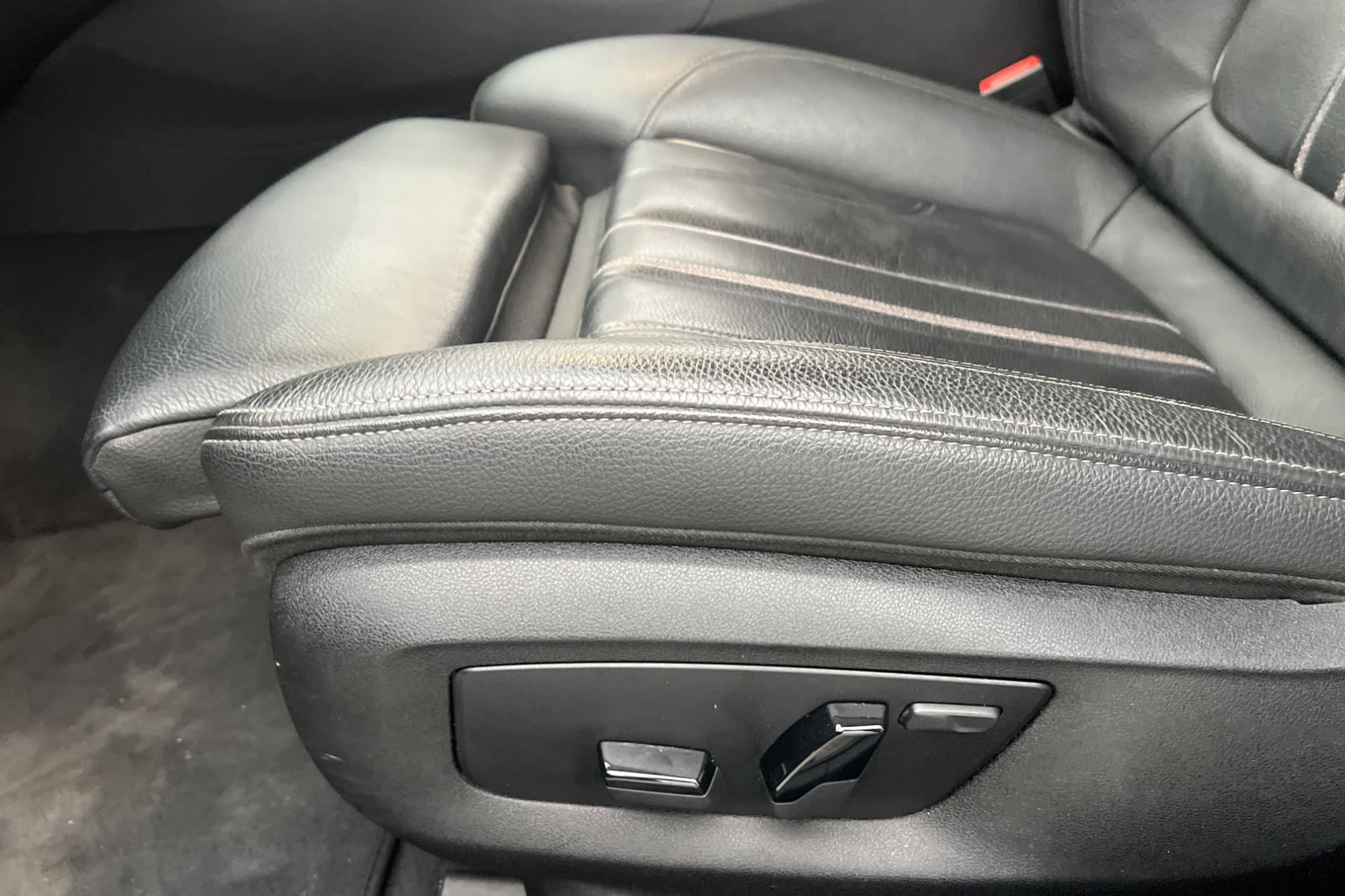 BMW 530e xDrive Sedan 252hk M Sport Kamera Hifi Skinn Navi