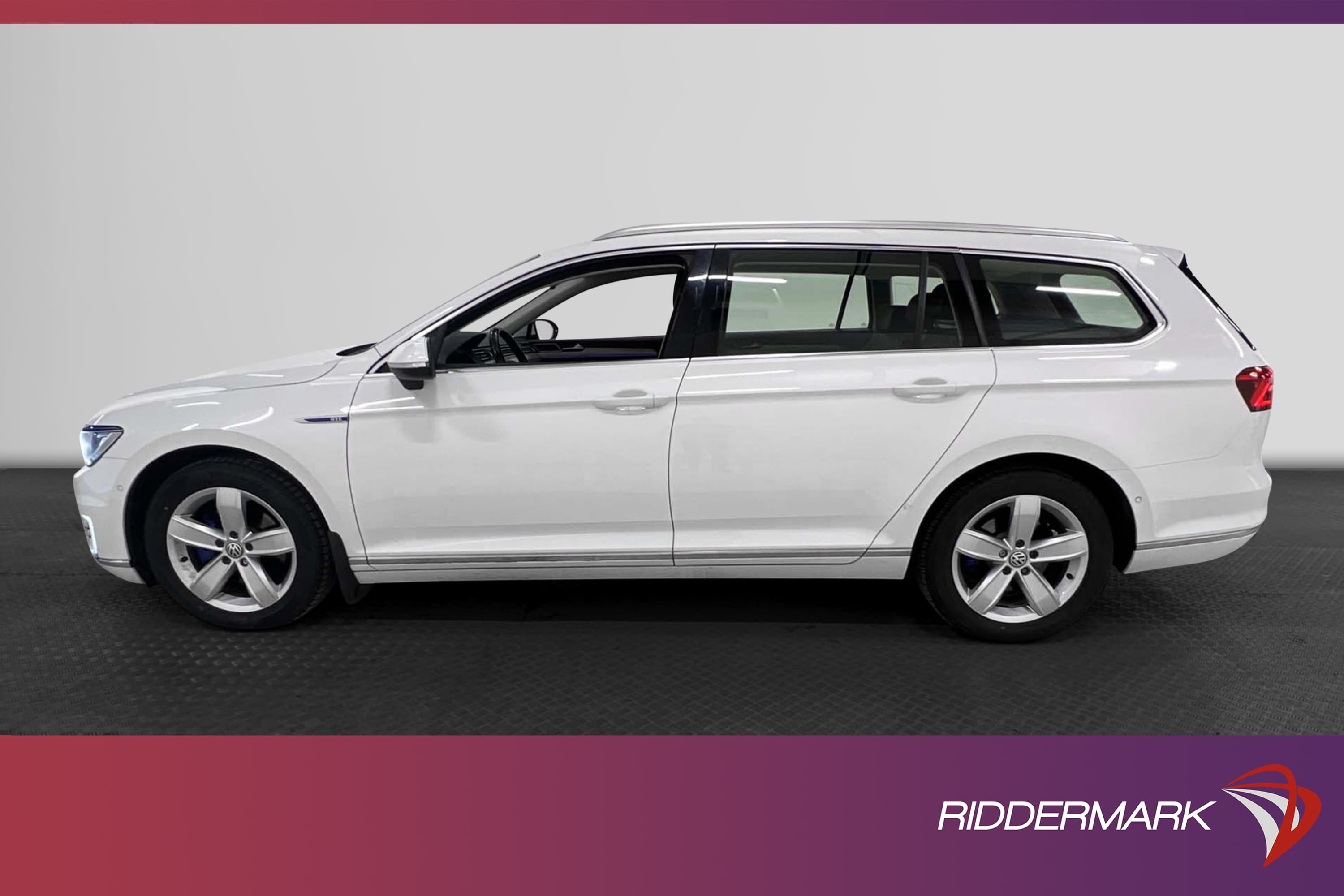 Volkswagen Passat GTE 218hk