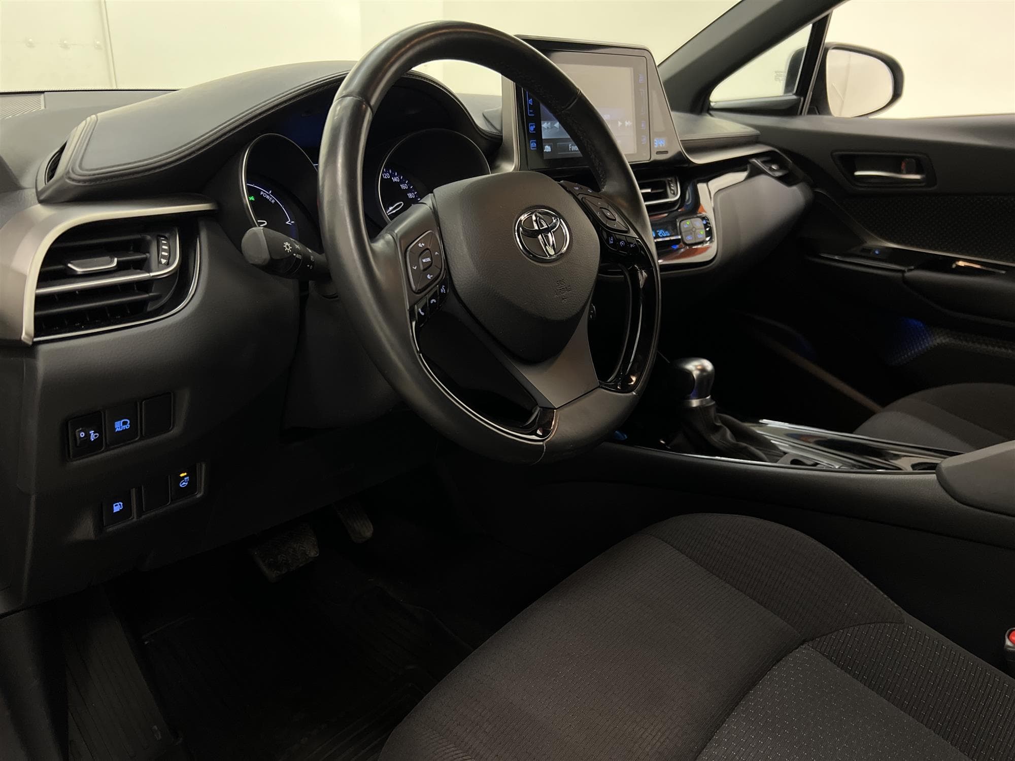 Toyota C-HR Hybrid 122hk B-Kam Lane Assist 0,38L/mil