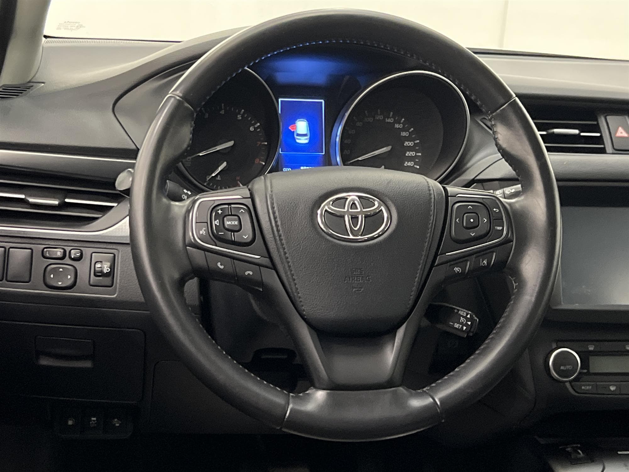 Toyota Avensis 1.8 147hk Drag B-Kam Lane Assist Nyservad