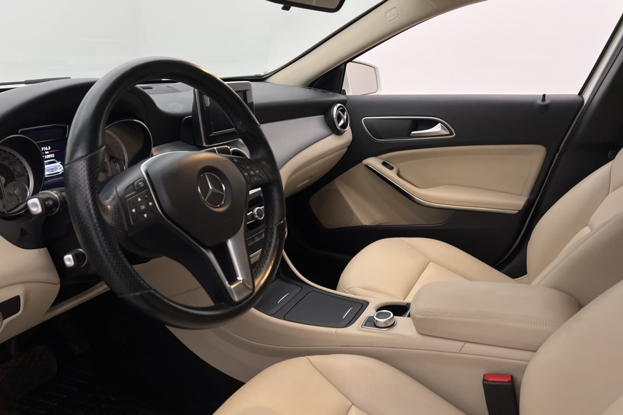 Mercedes-Benz GLA 250 4MATIC 211hk M-Värmare Skinn Sensorer