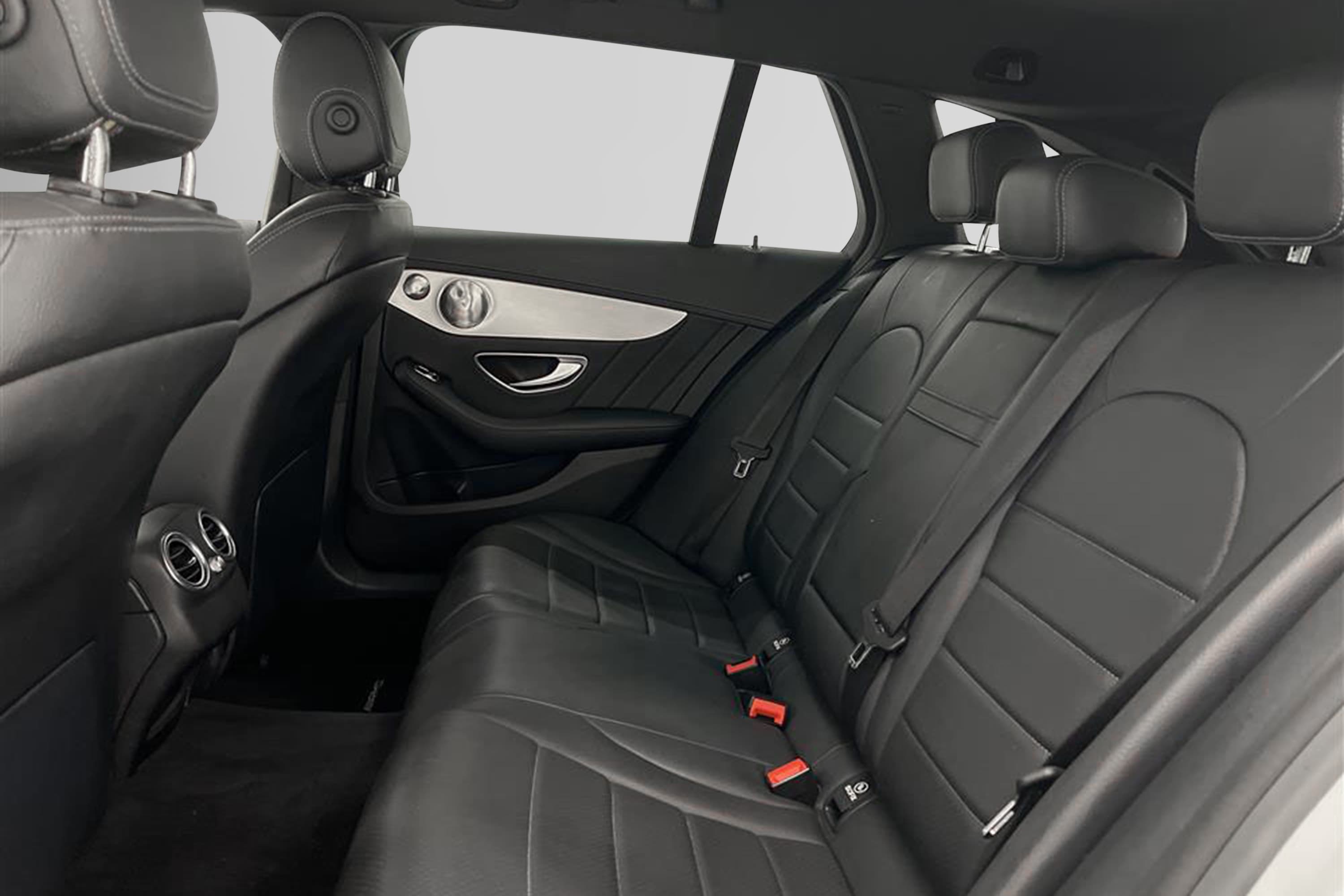 Mercedes-Benz C 250 AMG 204hk 4MATIC Skinn Burmester Draginteriör