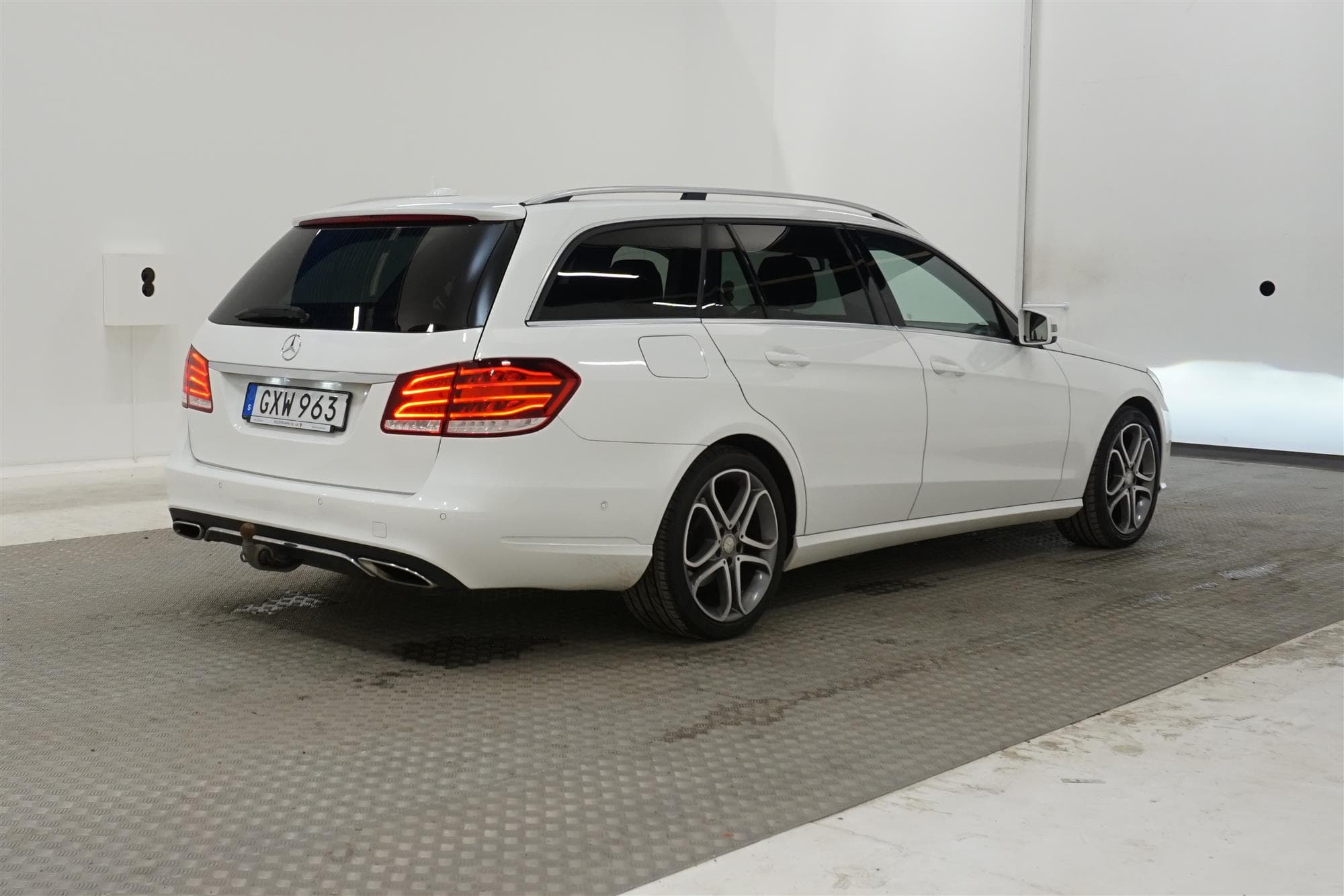 Mercedes-Benz E220 170hk Dragkrok Helskinn Navi 0,54L/mil