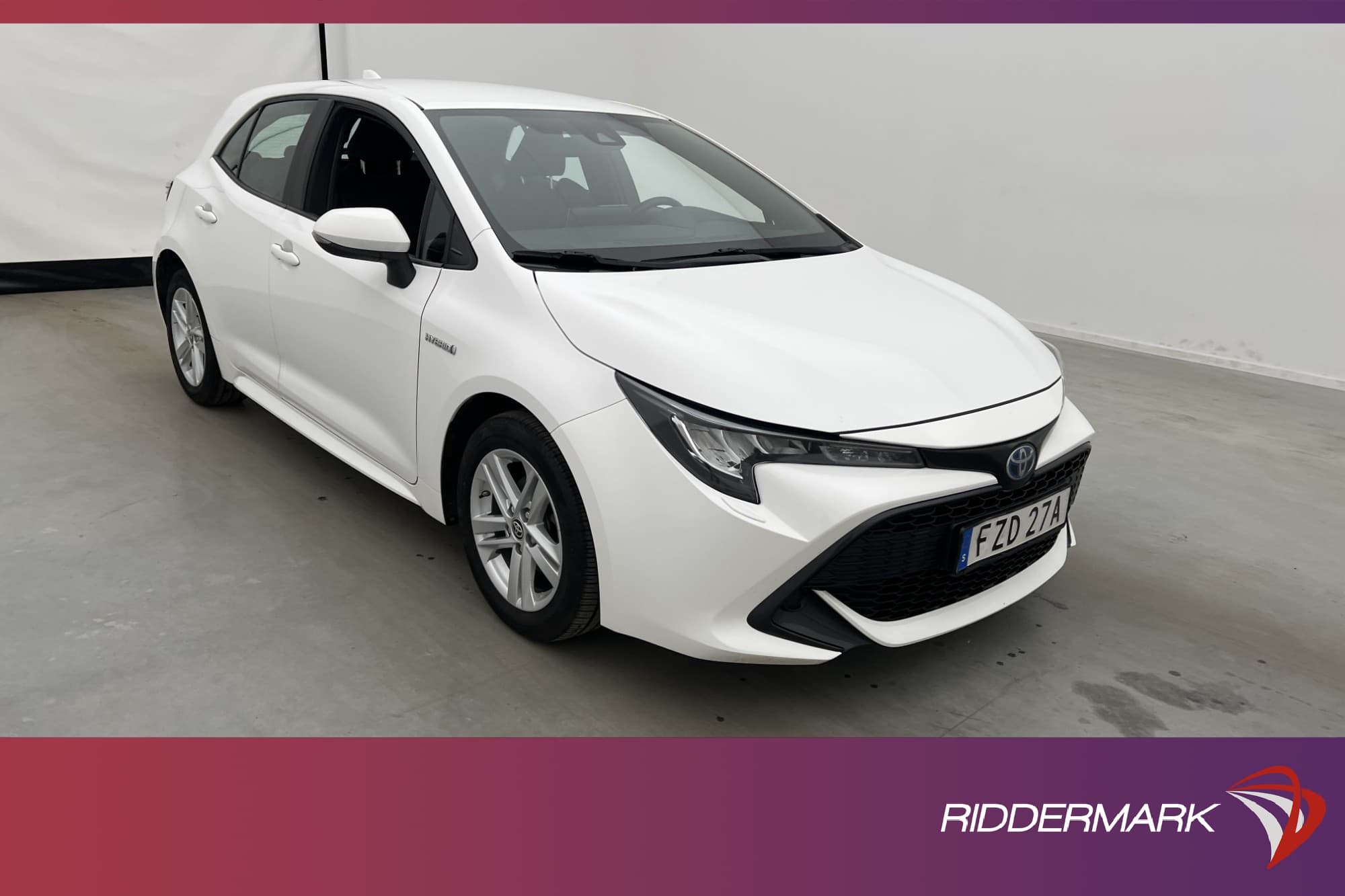 Toyota Corolla Hybrid Active Kamera CarPlay Rattvärme