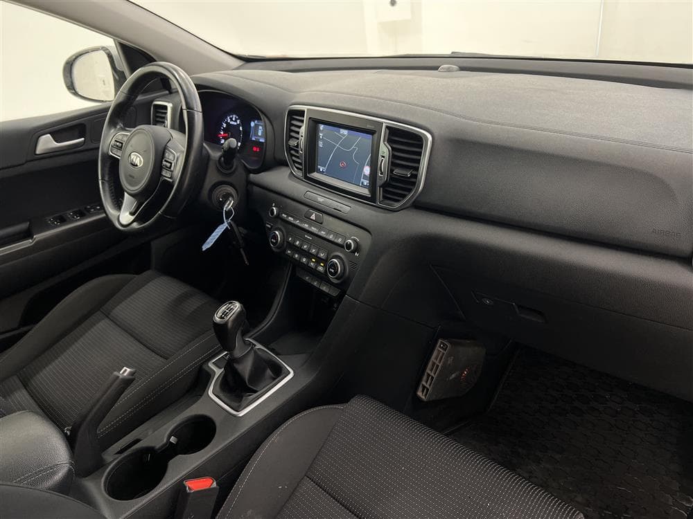 Kia Sportage 1.6 136hk Navi B-Kam M-värm Välserv 0,64l/milinteriör