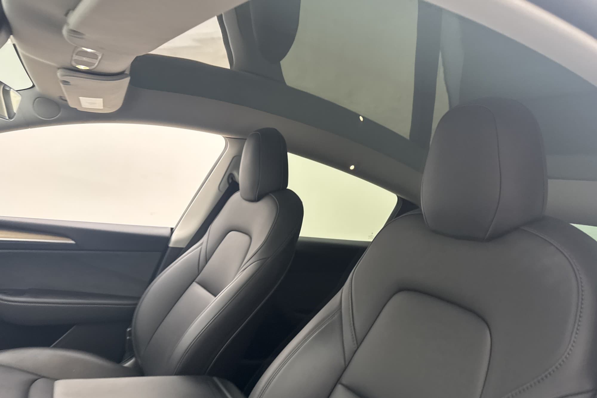 Tesla Model Y Long Range AWD Svensksåld Autopilot Rattvärme