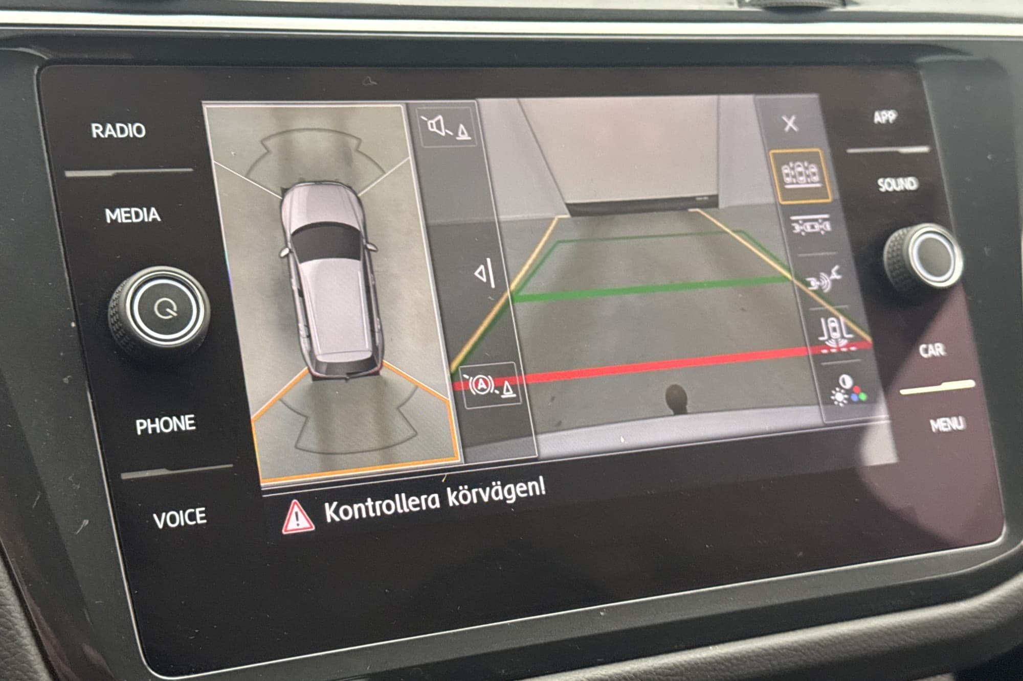 Volkswagen Tiguan TSI 4M 190hk Värmare HUD 360° Drag CarPlay