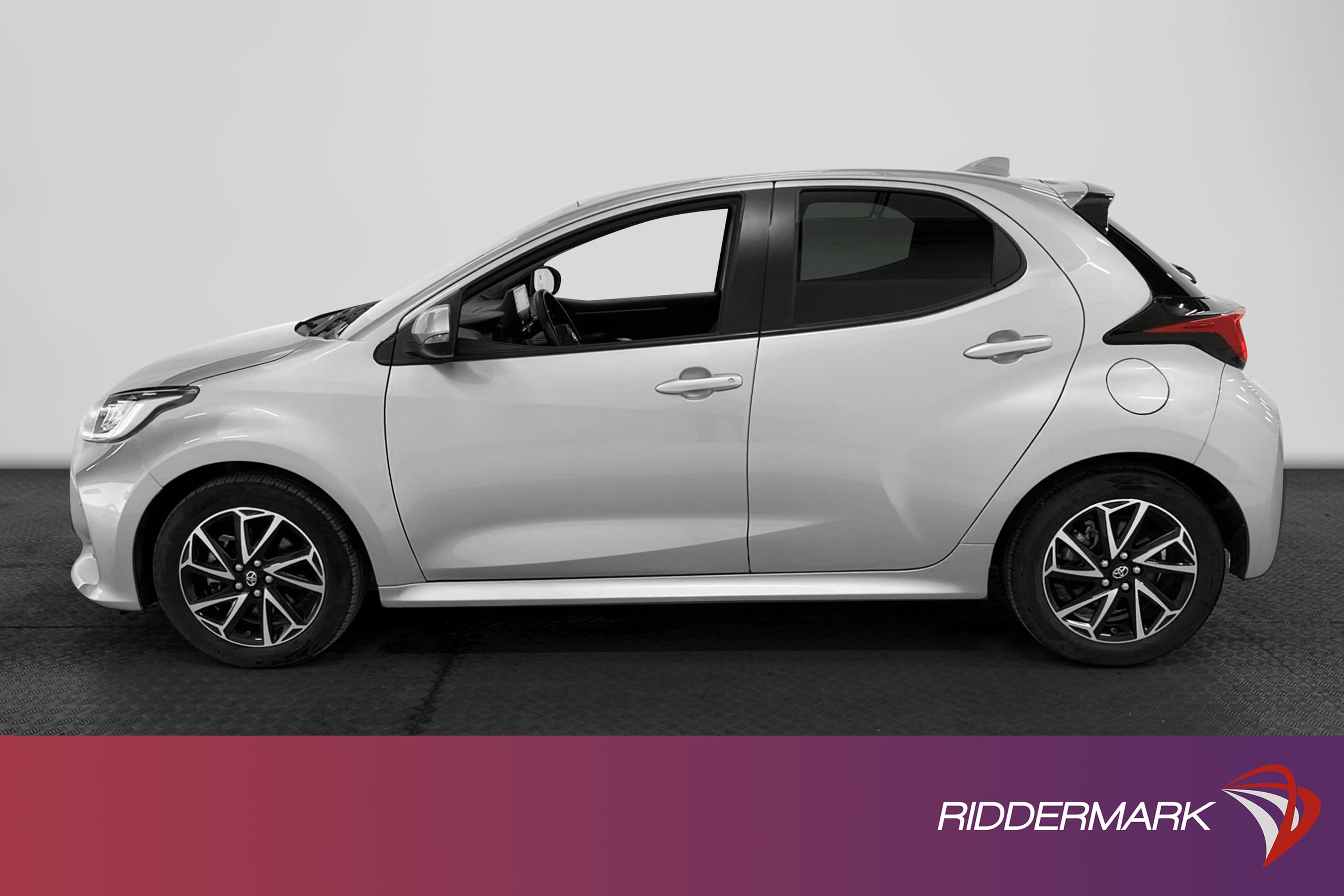 Toyota Yaris Hybrid CVT 116hk