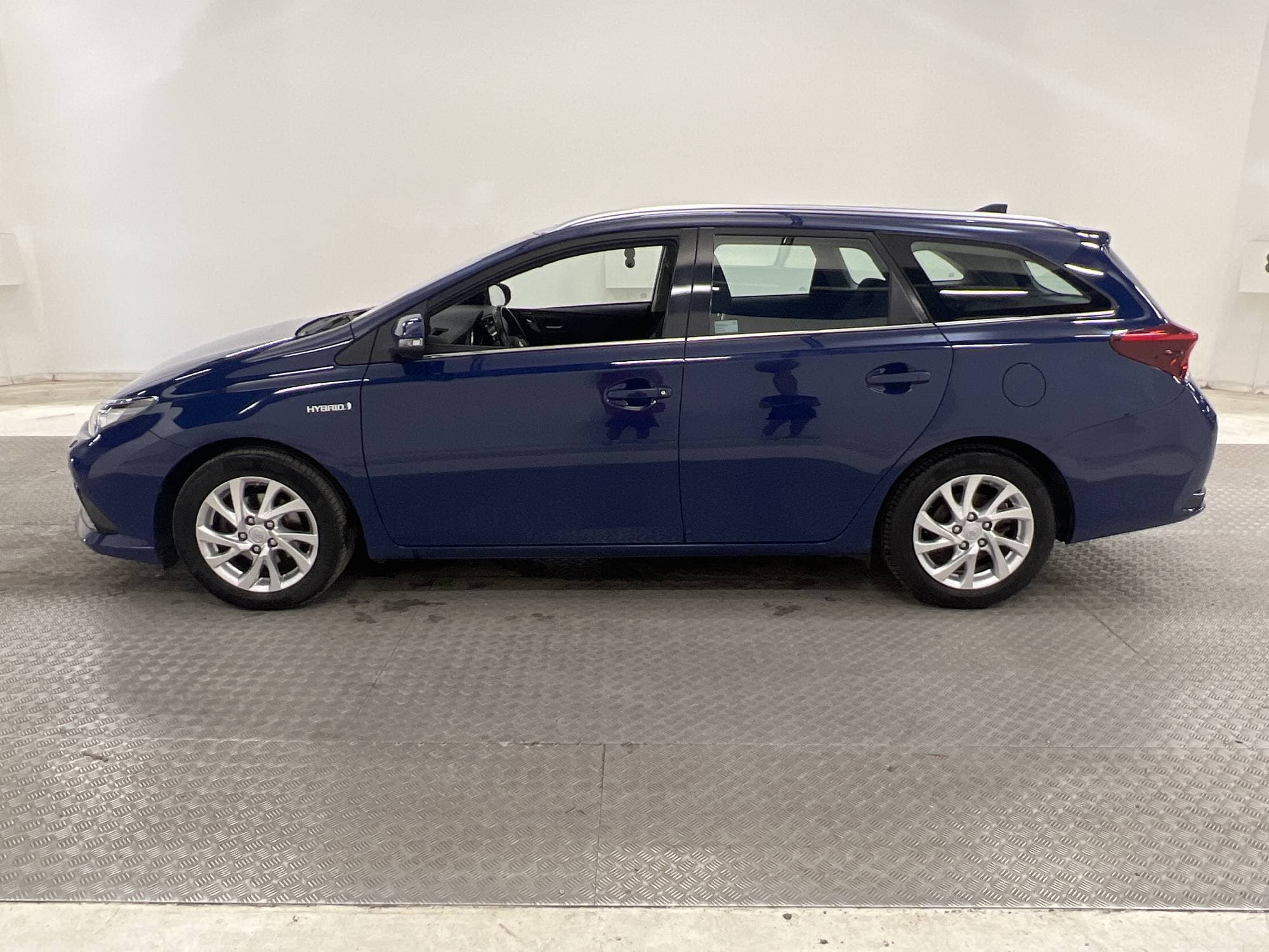 Toyota Auris TS Hybrid e-CVT 136hk