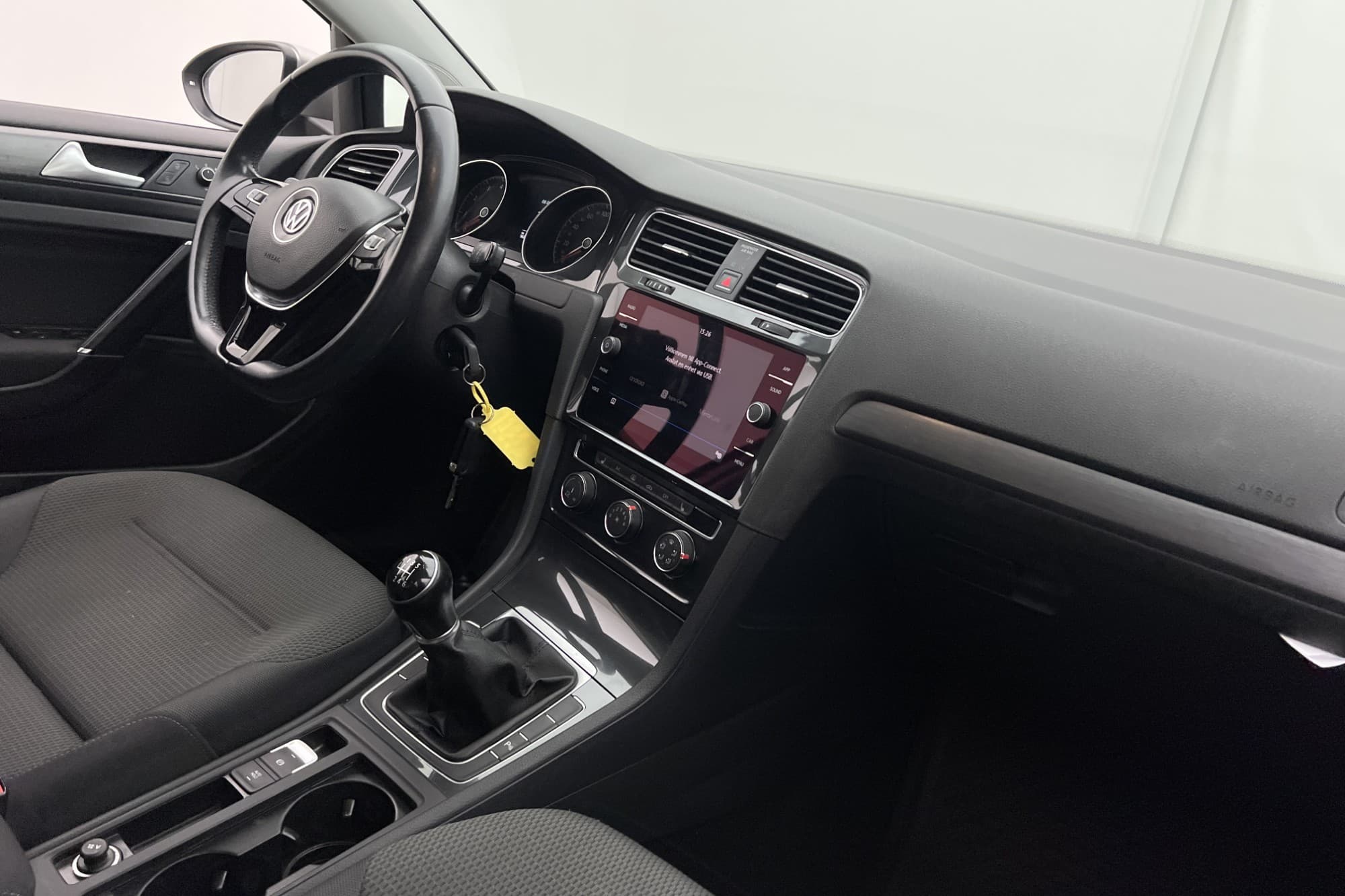 Volkswagen Golf 1.0 TSI 110hk Style CarPlay Sensorer Adaptiv