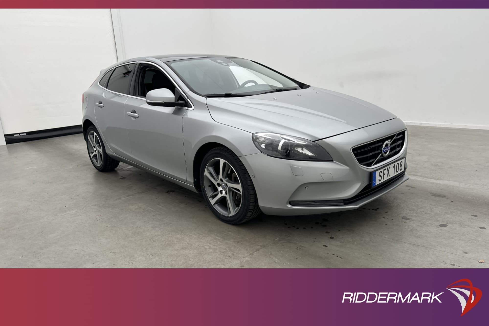 Volvo V40 D4