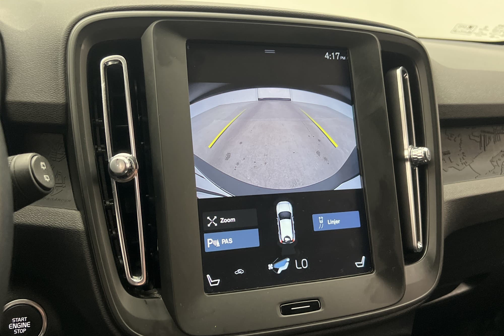 Volvo XC40 T3 163hk Kinetic VOC Kamera Värmare  P Sensorer