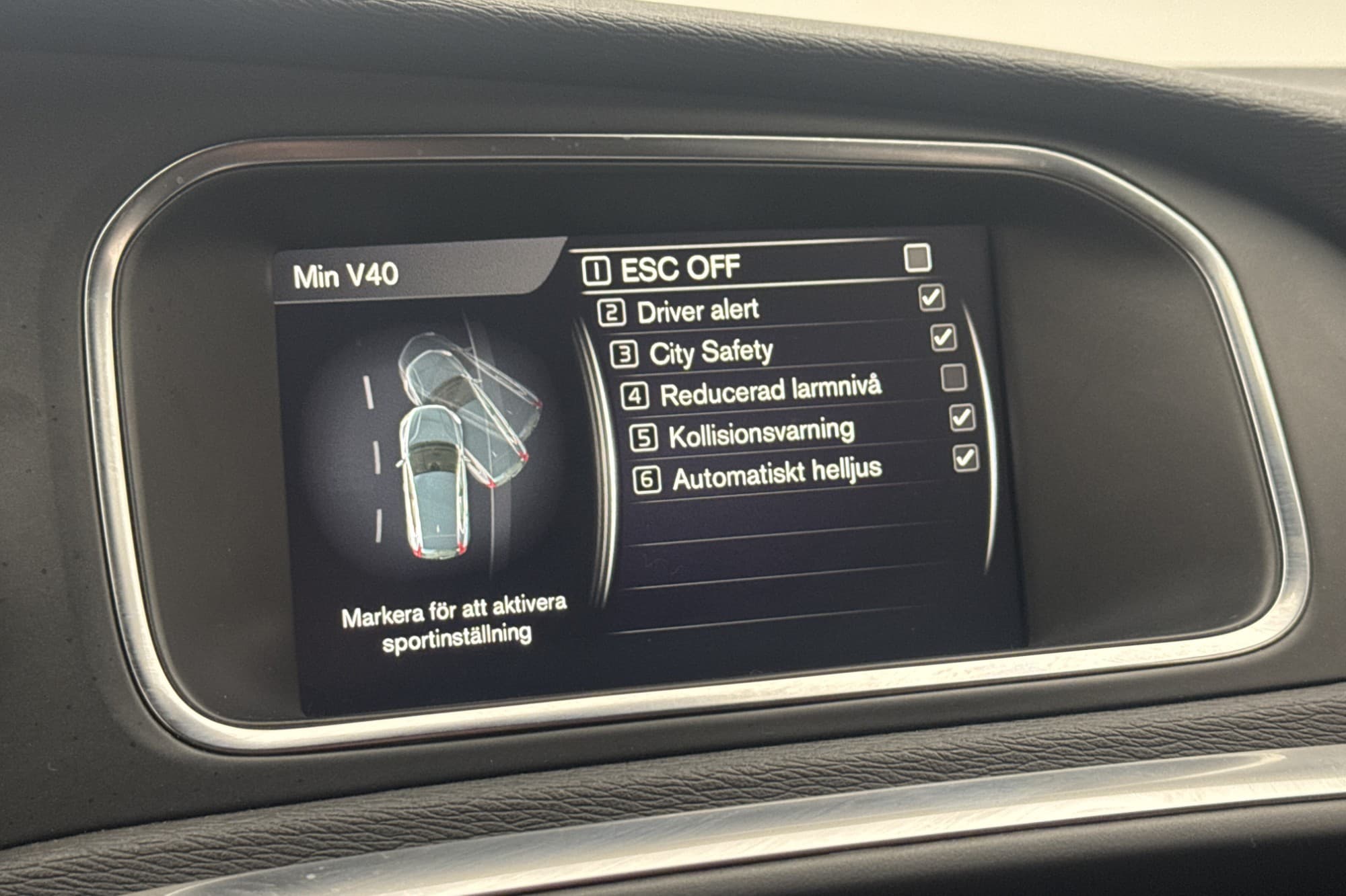 Volvo V40 T3 152hk Momentum VOC Värm P-Sensorer Adaptiv-fart
