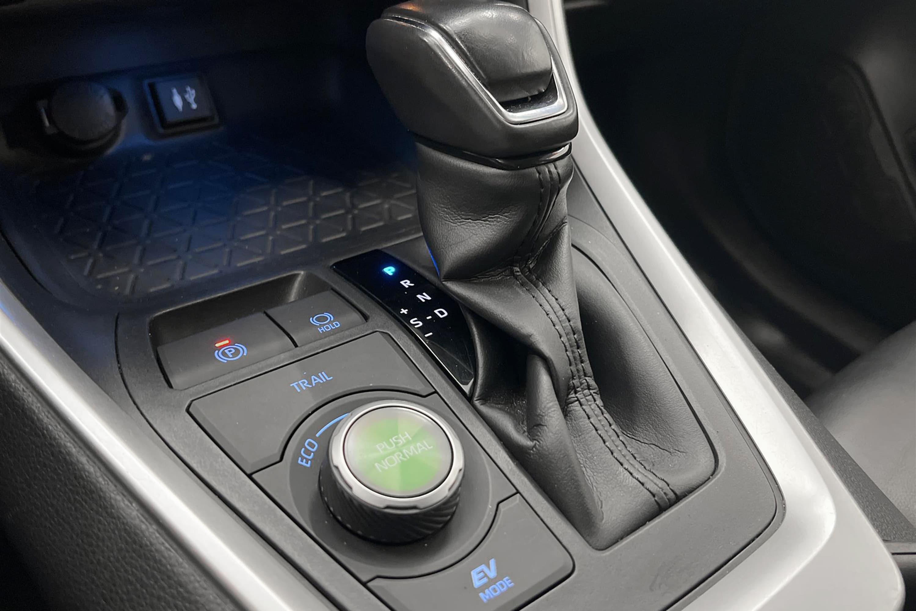 Toyota RAV4 2.5 HSD AWD 222hk Executive JBL Navi Skinn B-Kam