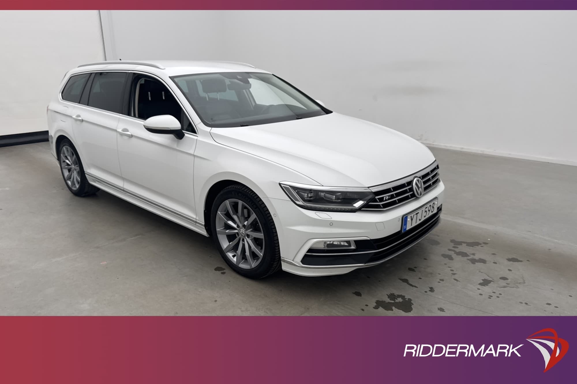Volkswagen Passat 220hk