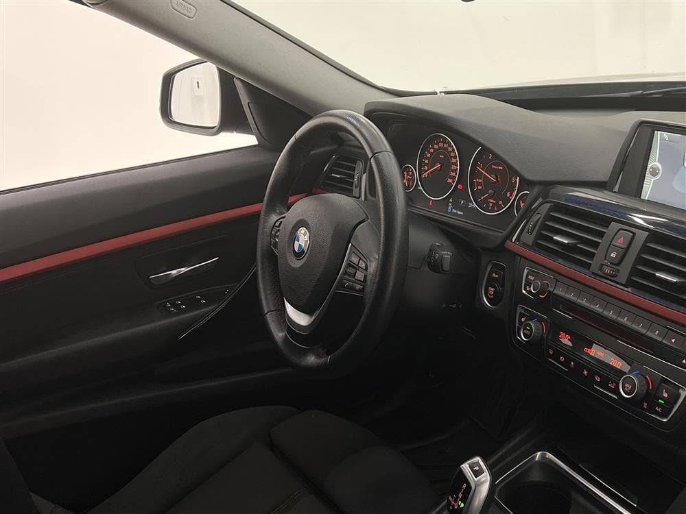 BMW 320d GT xDrive 184hk Sport line Värmare Sportavgas Draginteriör