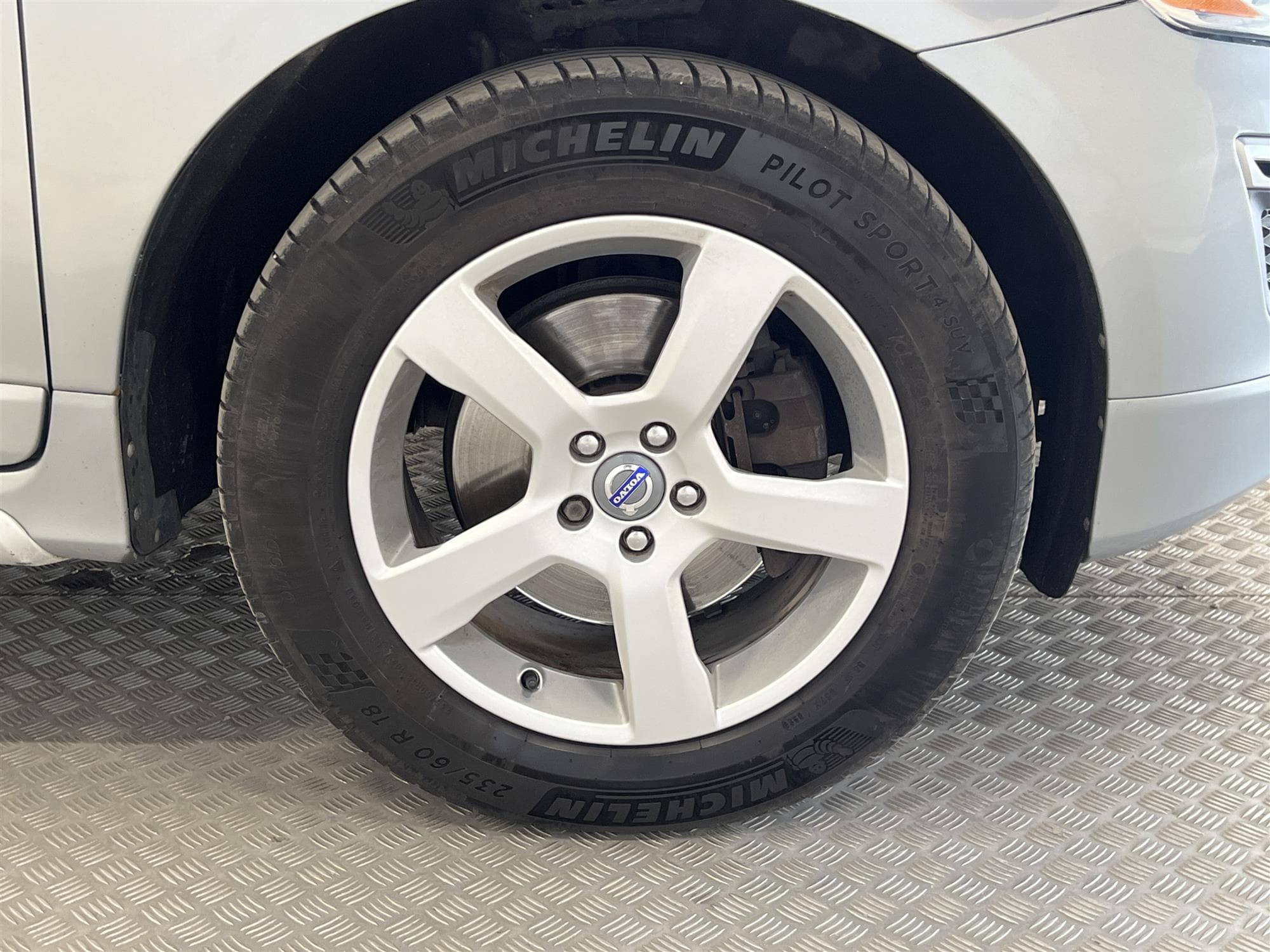 Volvo XC60 D4 AWD 163hk R Design Voc D-Värm Pano Navi BLIS