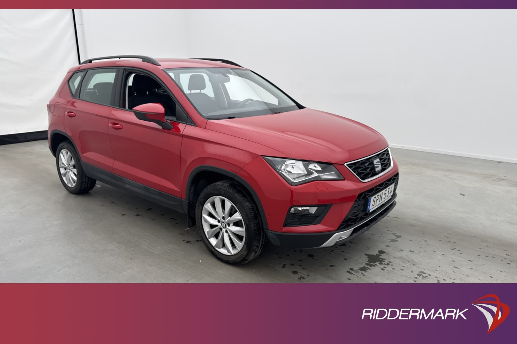 SEAT Ateca 1.6 TDI 115hk Style Dragkrok P-Sensorer CarPlay