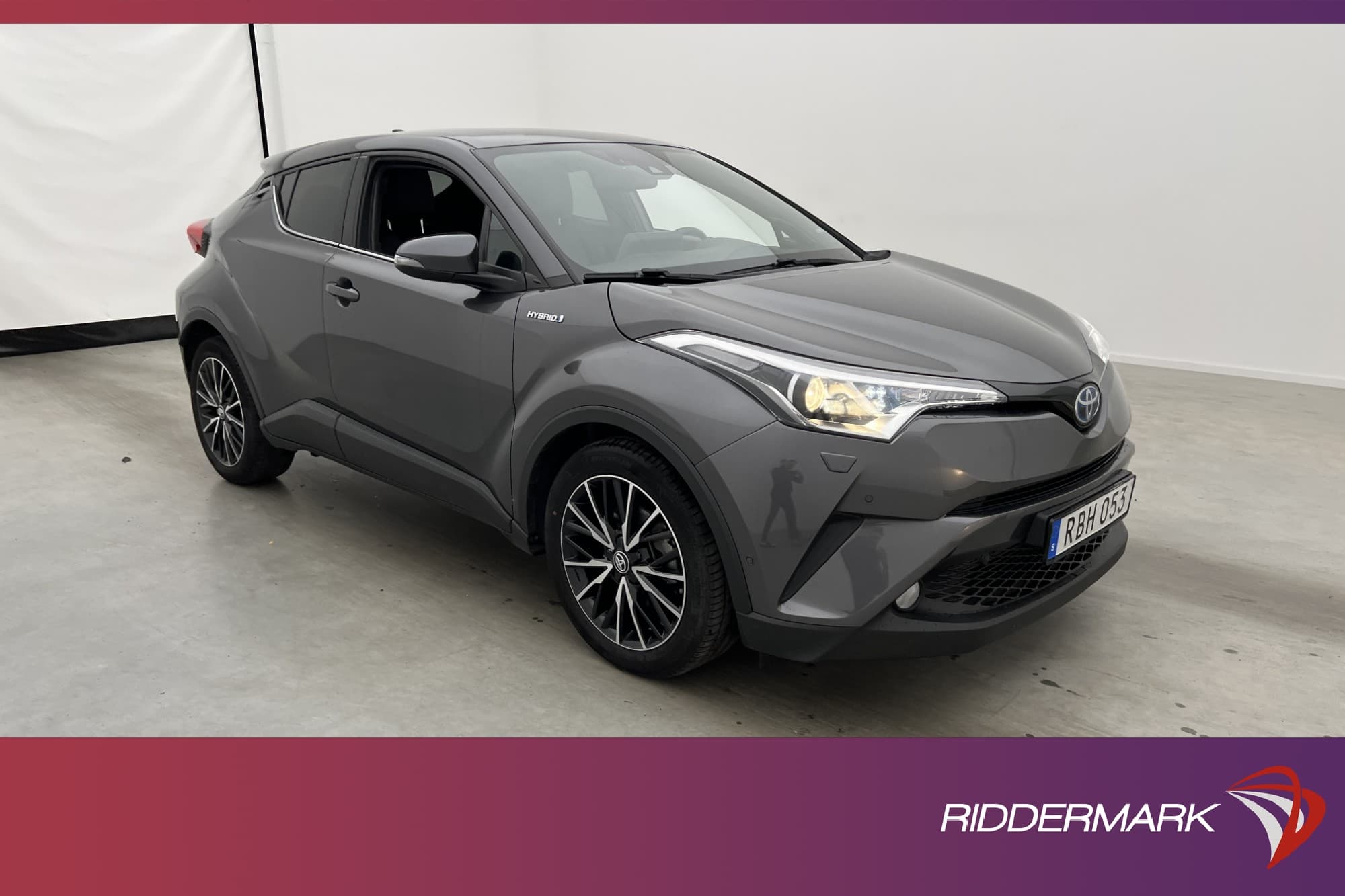Toyota C-HR Hybrid 122hk