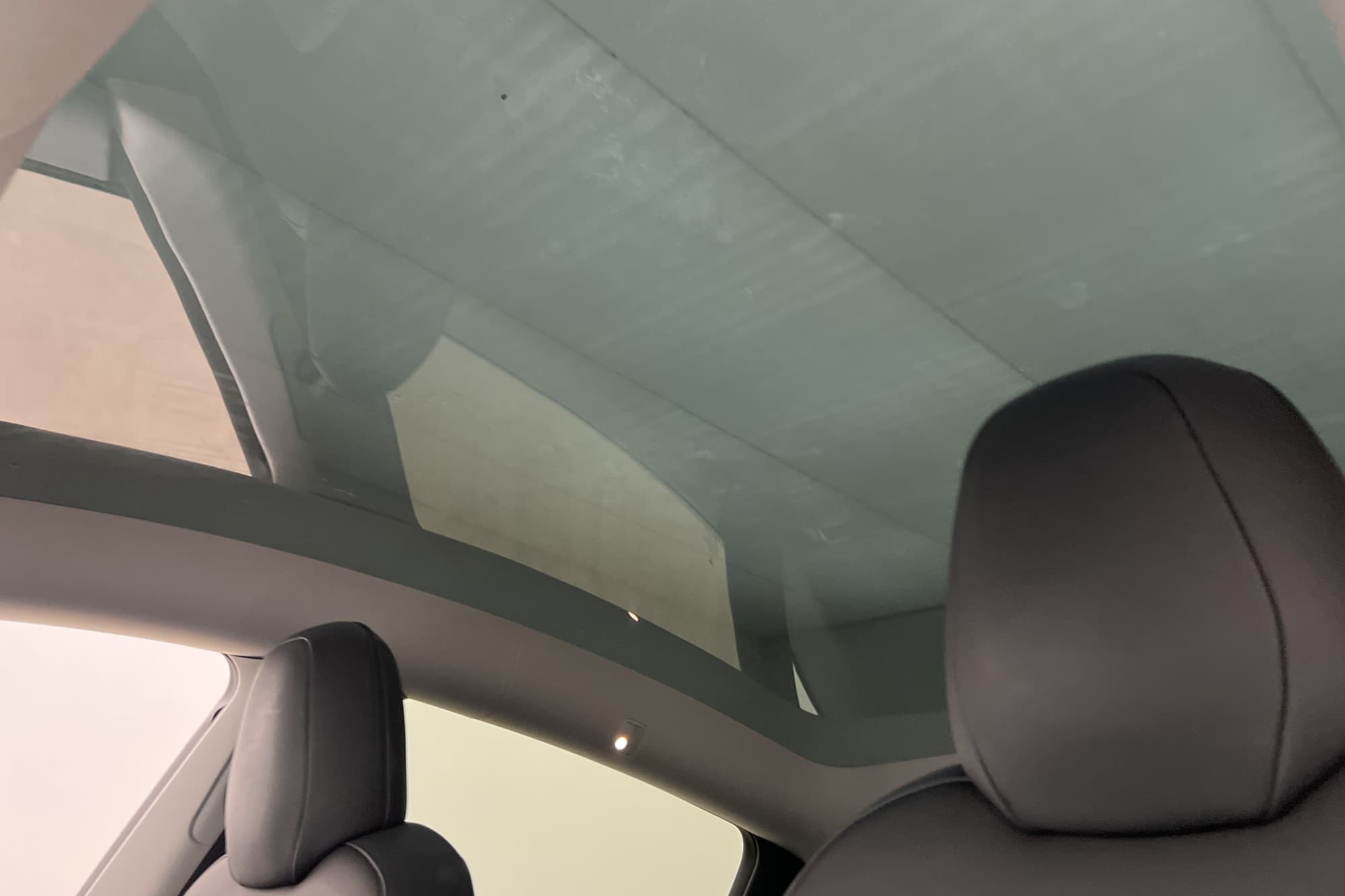 Tesla Model Y Long Range AWD Dragkrok Autopilot Rattvär MOMS