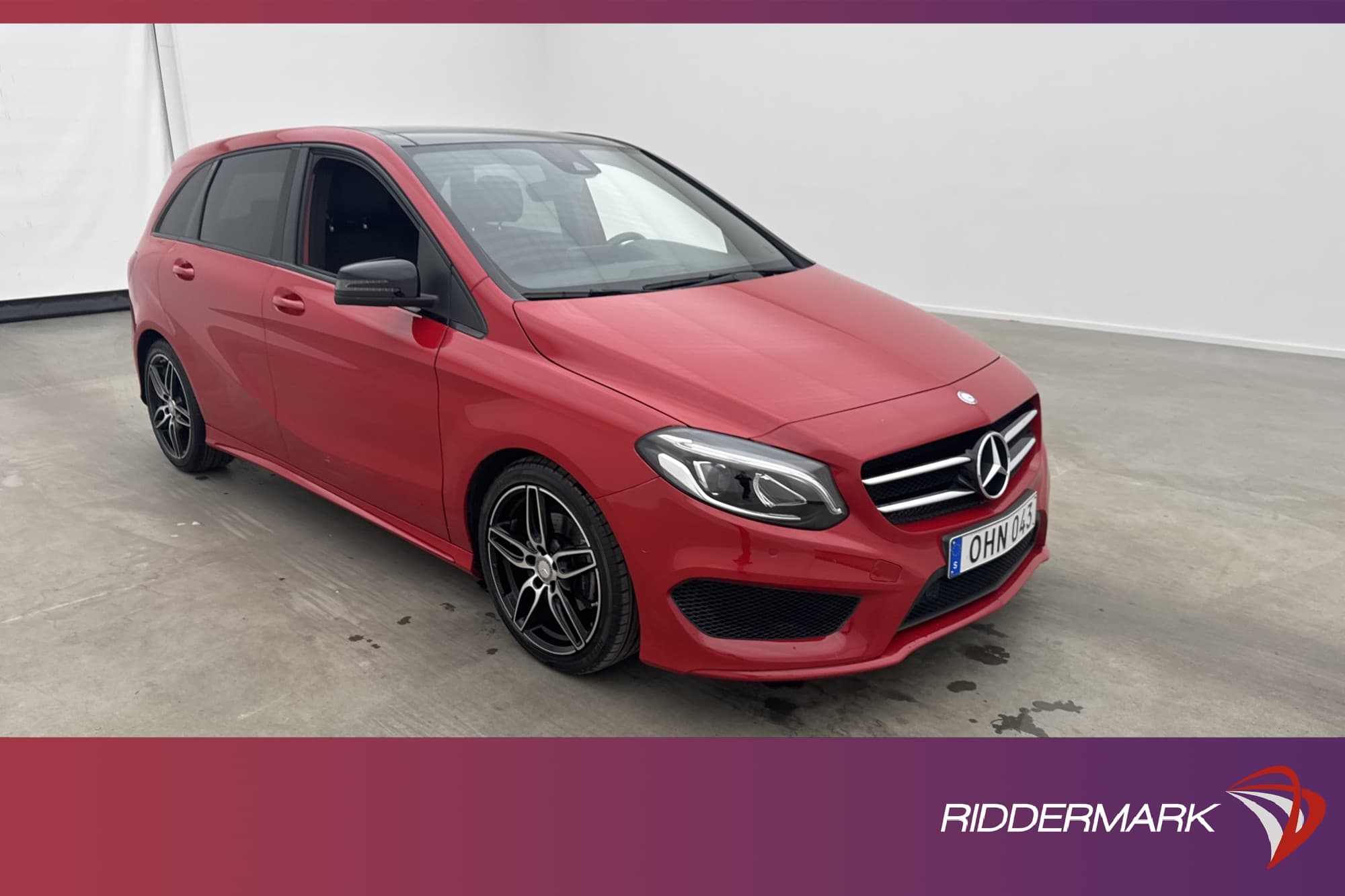 Mercedes-Benz B 200 d AMG Panorama H/K Skinn Kamera Drag GPS