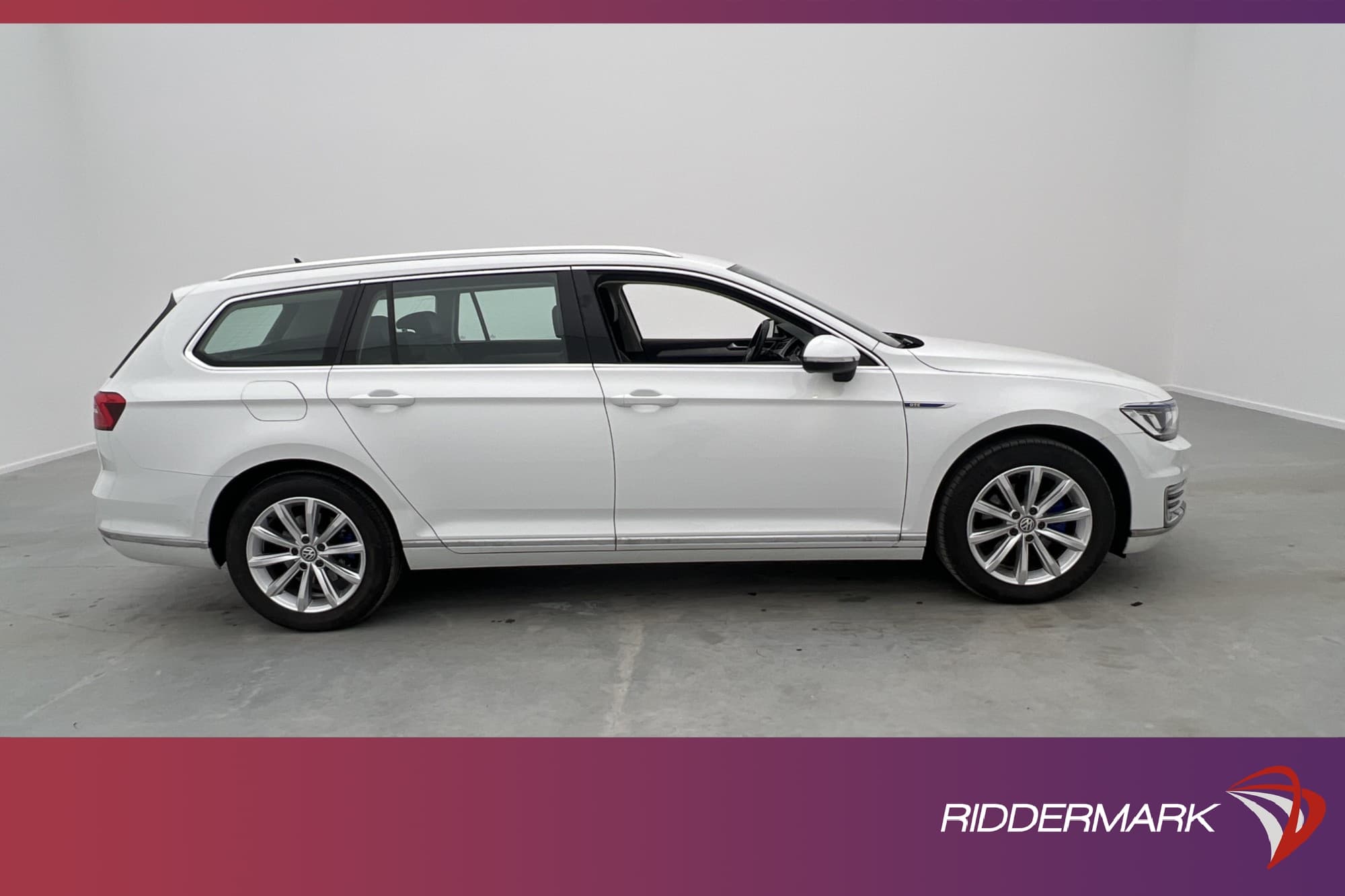 Volkswagen Passat GTE 218hk