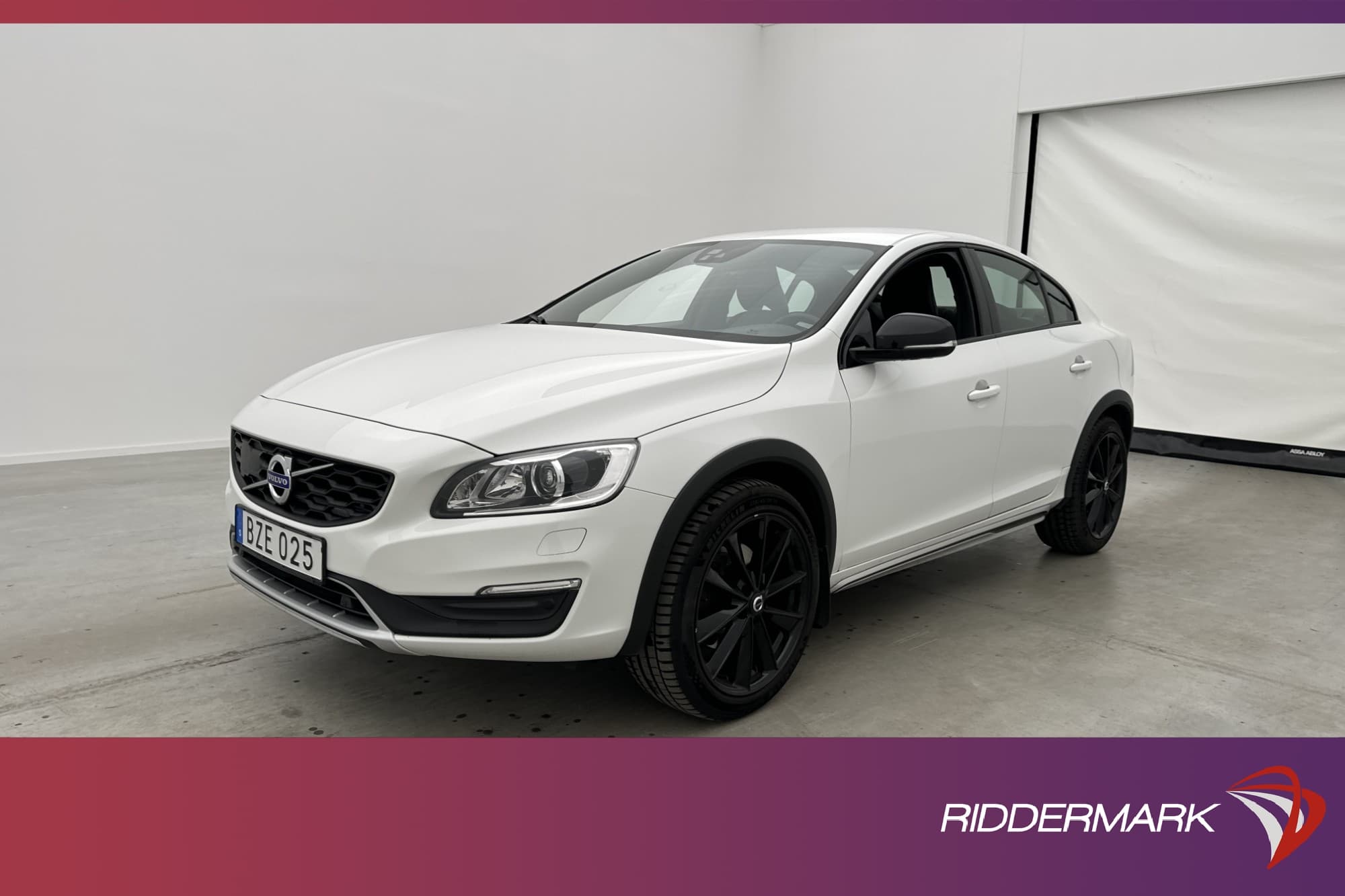 Volvo S60 Cross Country D4 AWD