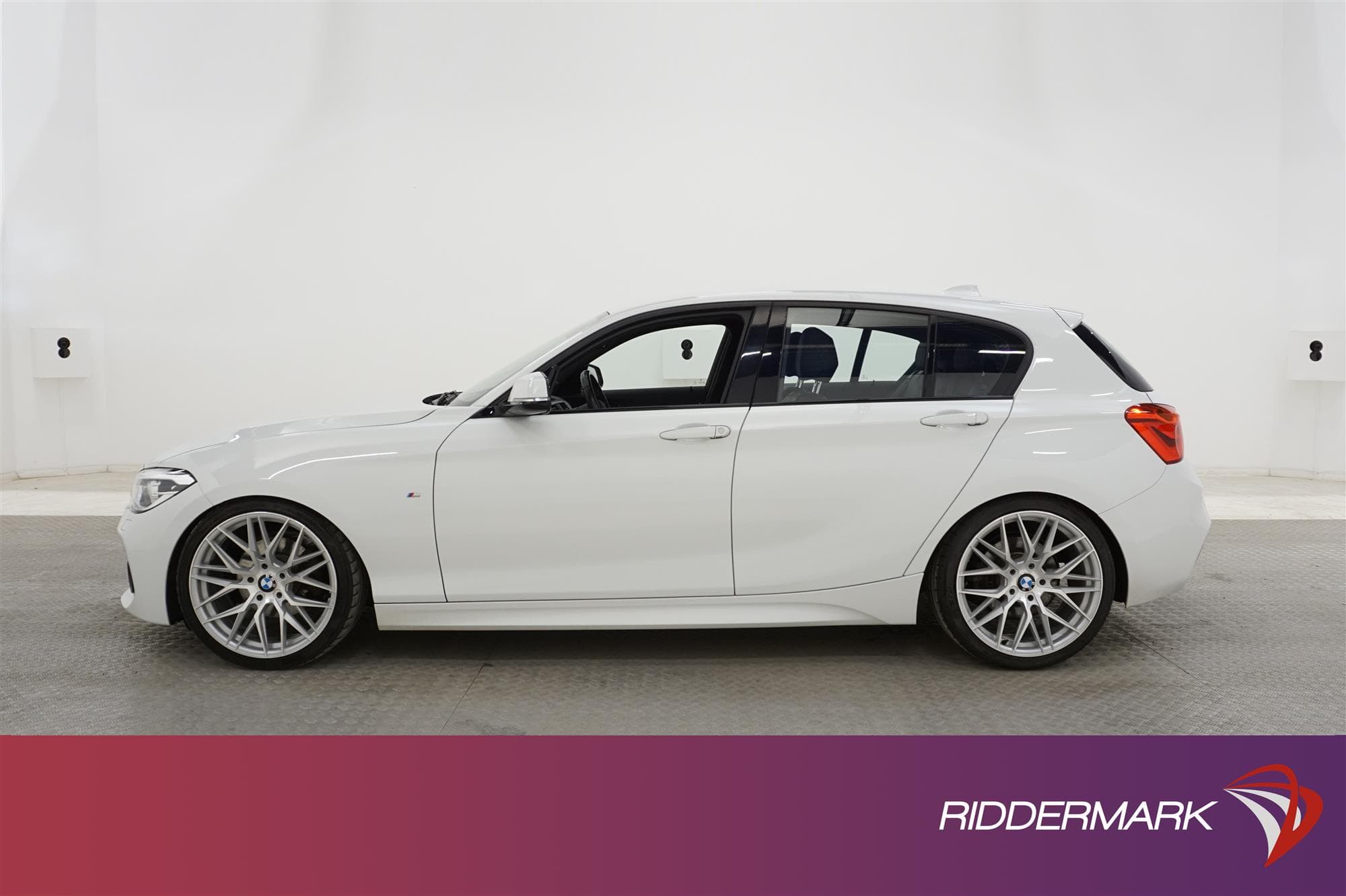 BMW 120i 184hk M Sport Helskinn Välservad