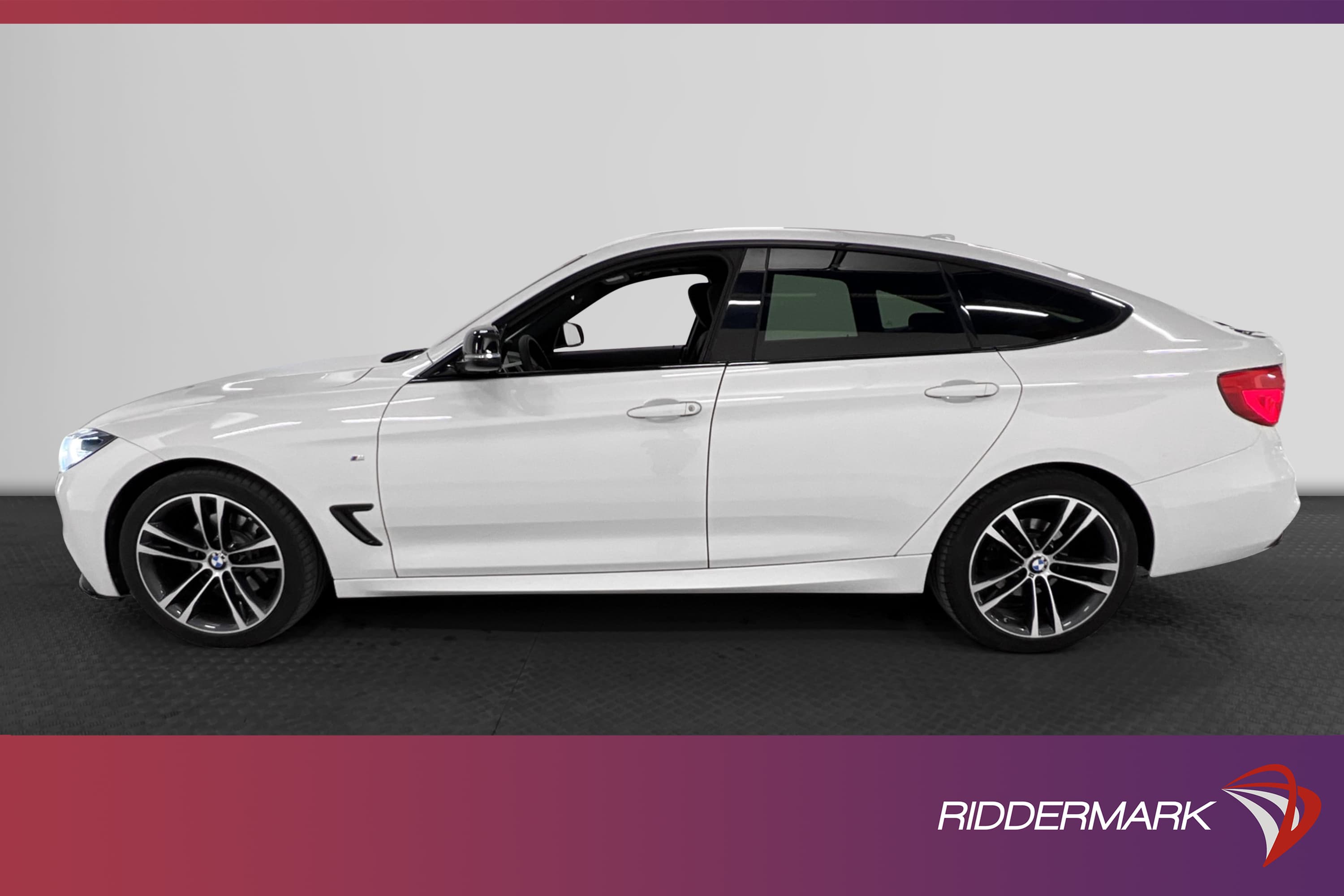 BMW 330i xDrive GT Steptronic 252hk