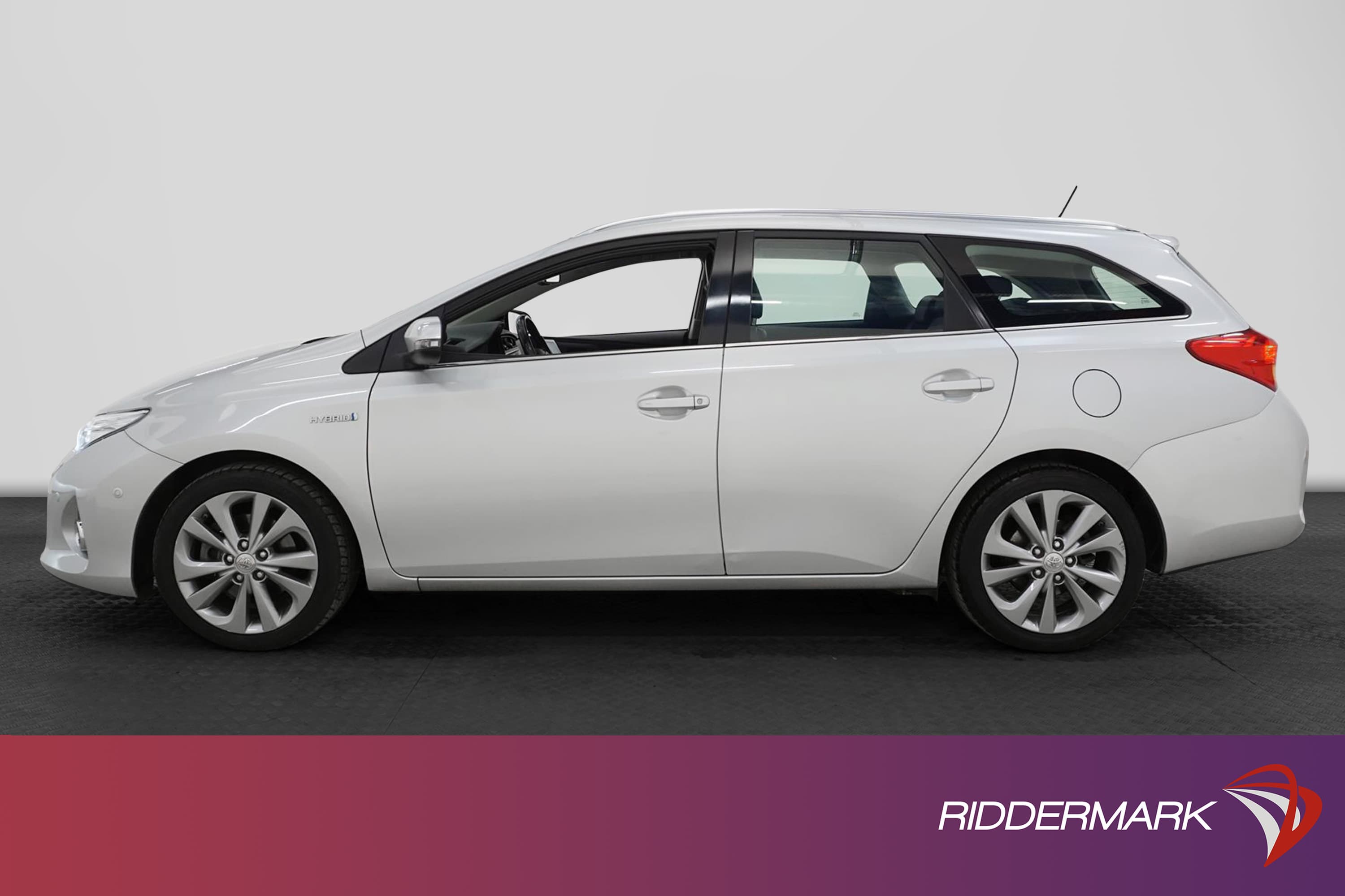 Toyota Auris Sports Hybrid 136hk
