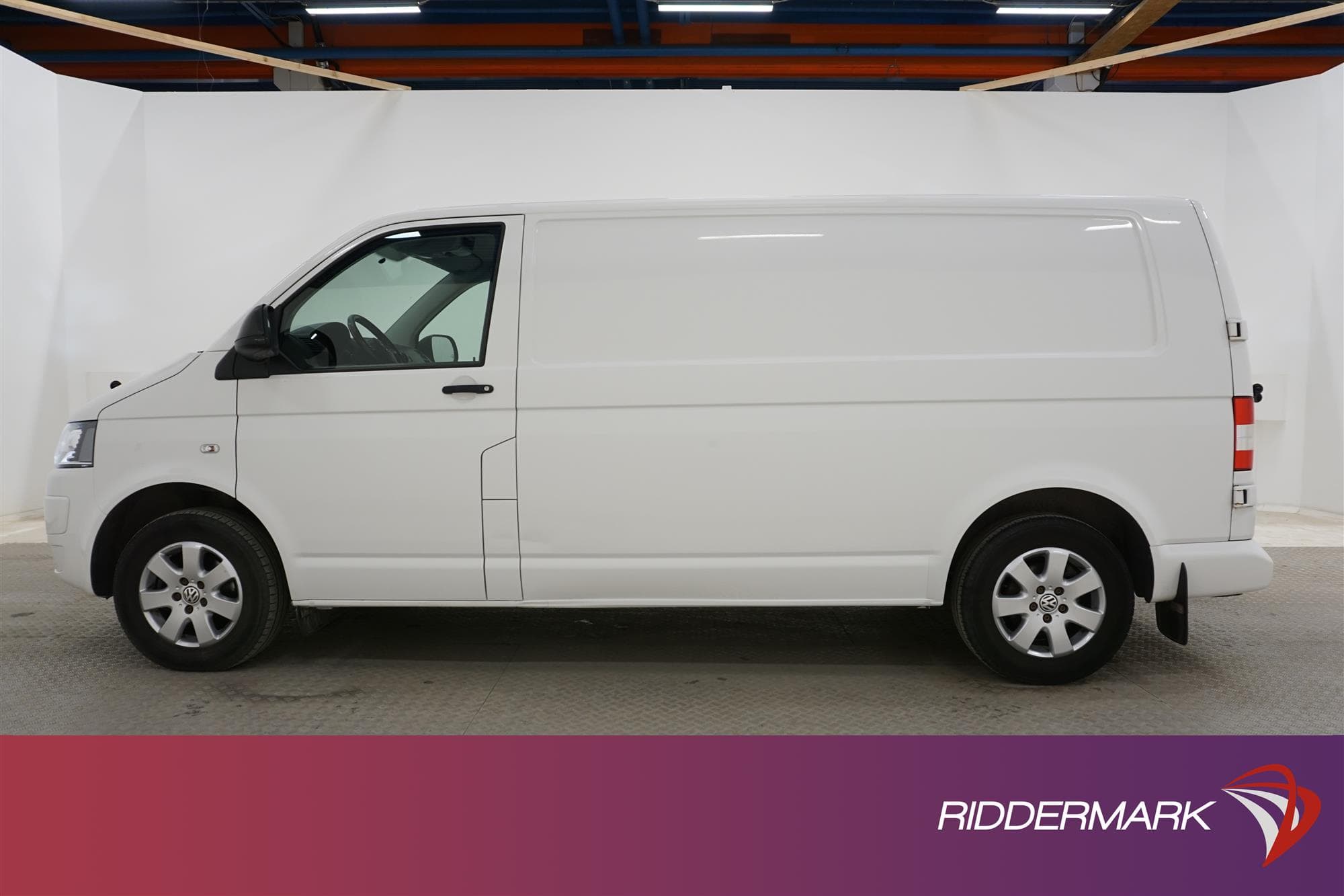 Volkswagen Transporter 2.0TDI Automat 140hk L2 Värmare Drag