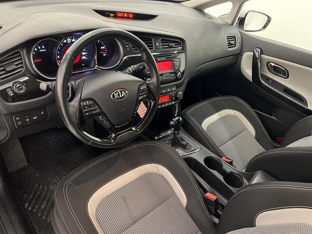 Kia Cee'd 1.6 CRDi SW 128hk P-sensor Välservad 0,56l/milinteriör