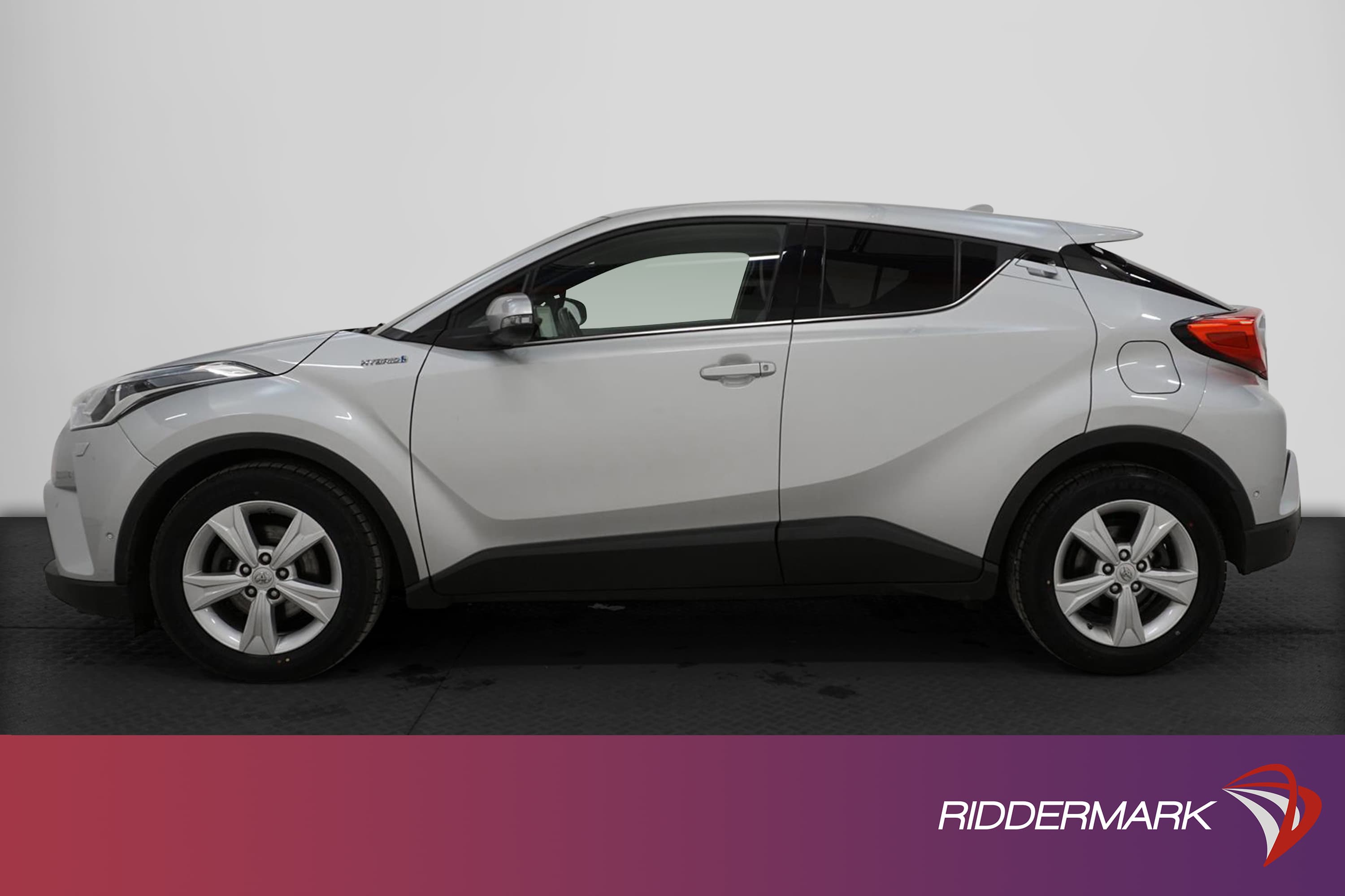 Toyota C-HR Hybrid 122hk JBL B-Kam Navi 1 Brukare 0,39l/mil
