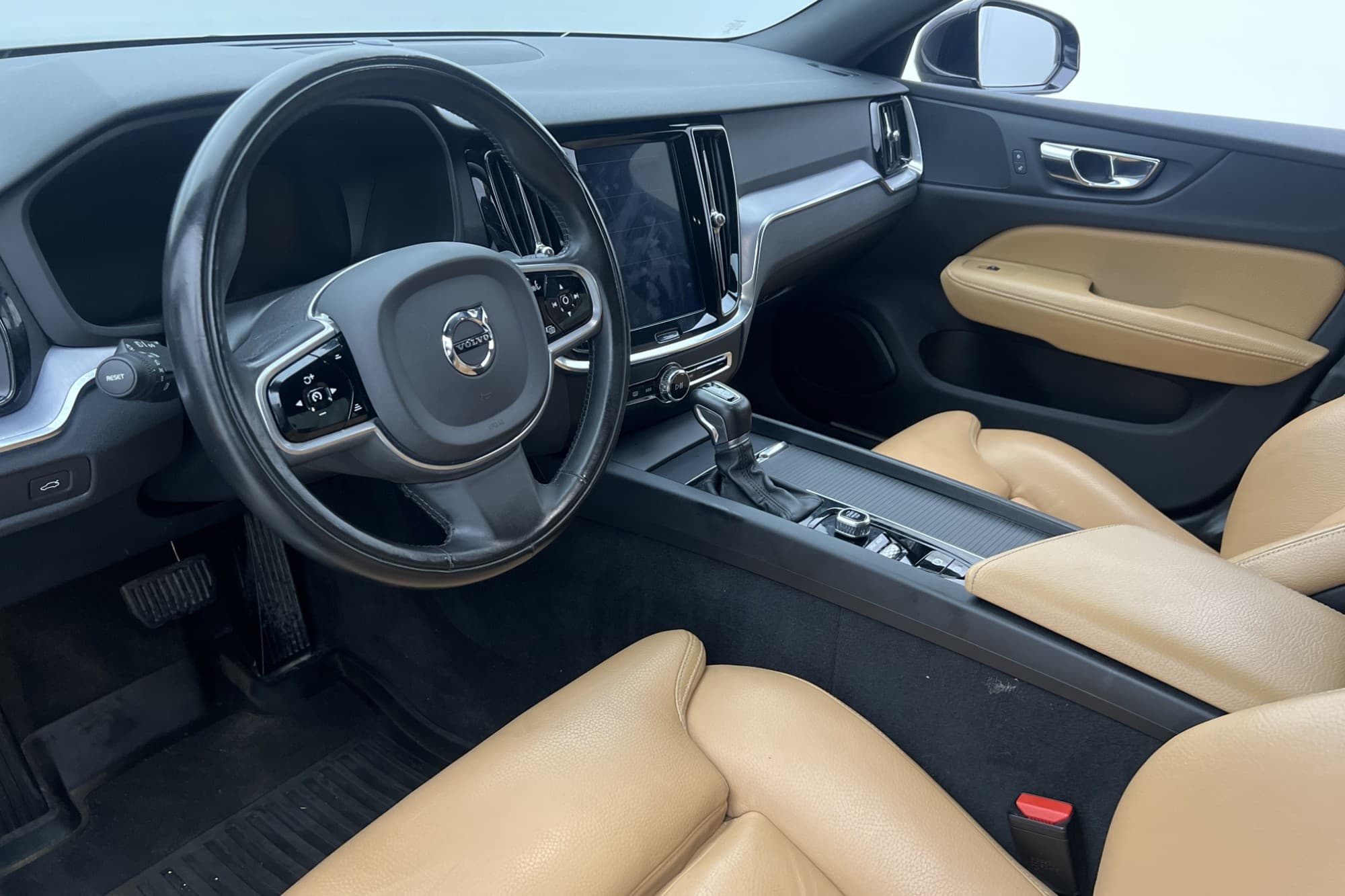 Volvo V60 D4 AWD 190hk Advanced VOC Värmare Skinn CarPlay