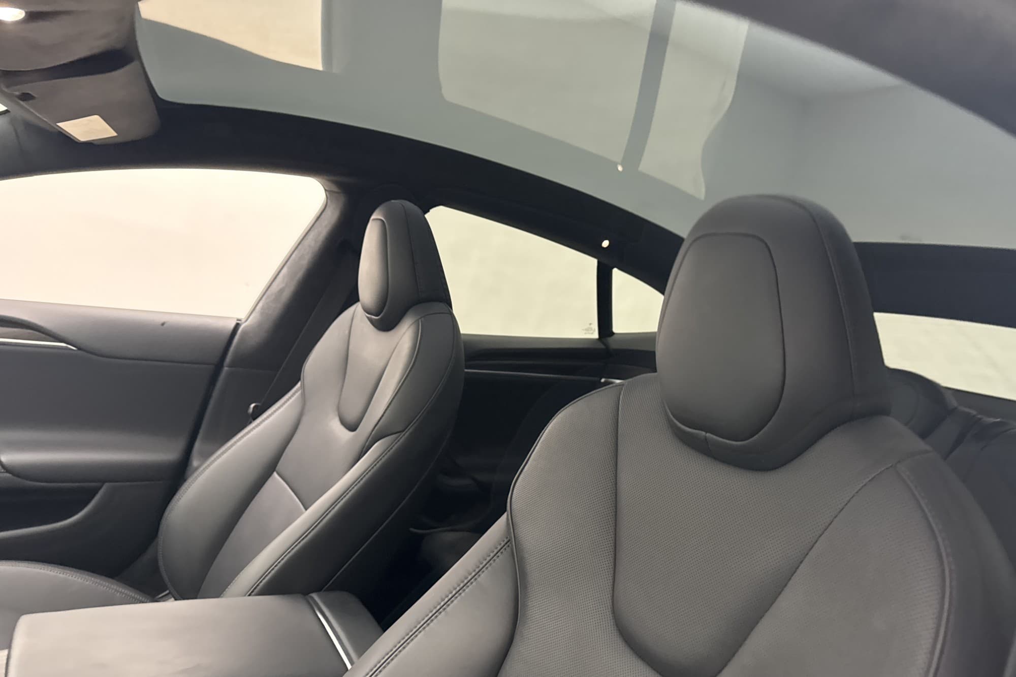 Tesla Model S AWD Svensksåld Dragkrok Yoke MOMS