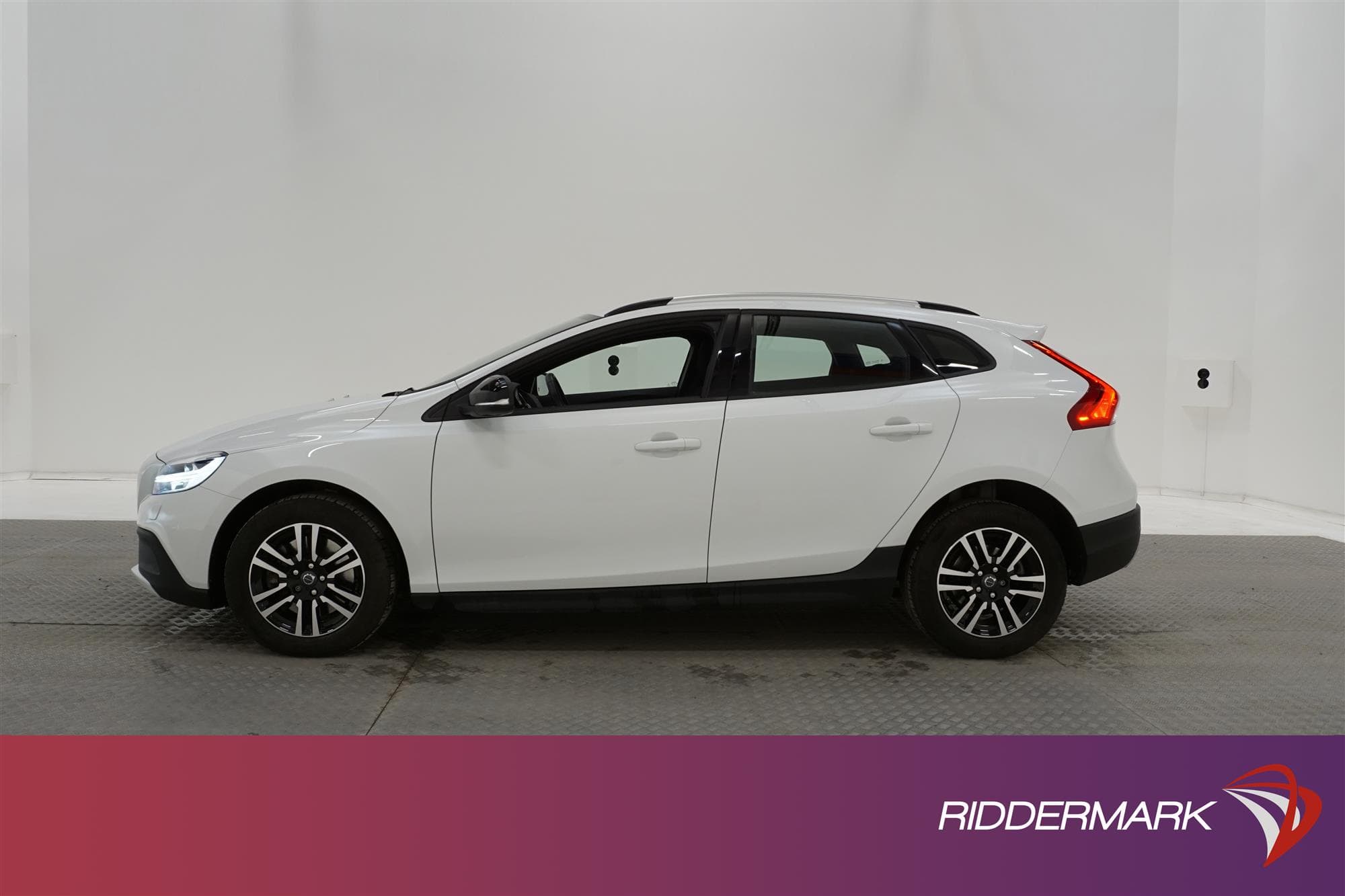 Volvo V40 T3 152hk Cross Country