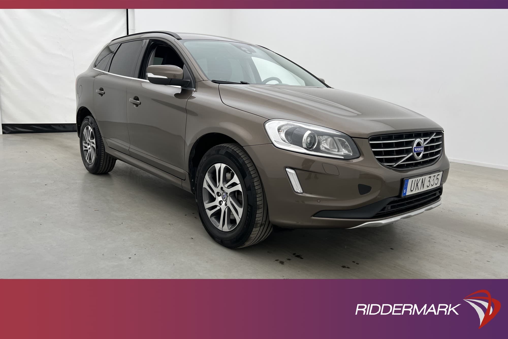 Volvo XC60 D4 AWD 181hk Momentum P-Värmare Drag Navi