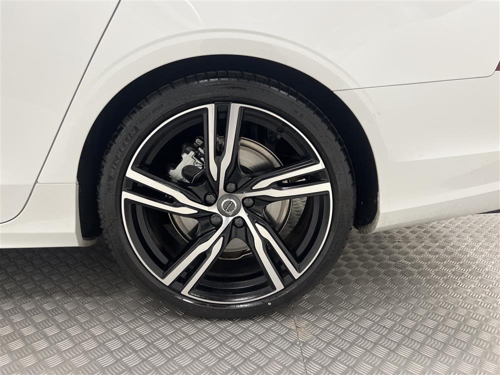 Volvo S90 T5 250hk R-Design B-Kamera B-Värm VOC Navi Blisinteriör