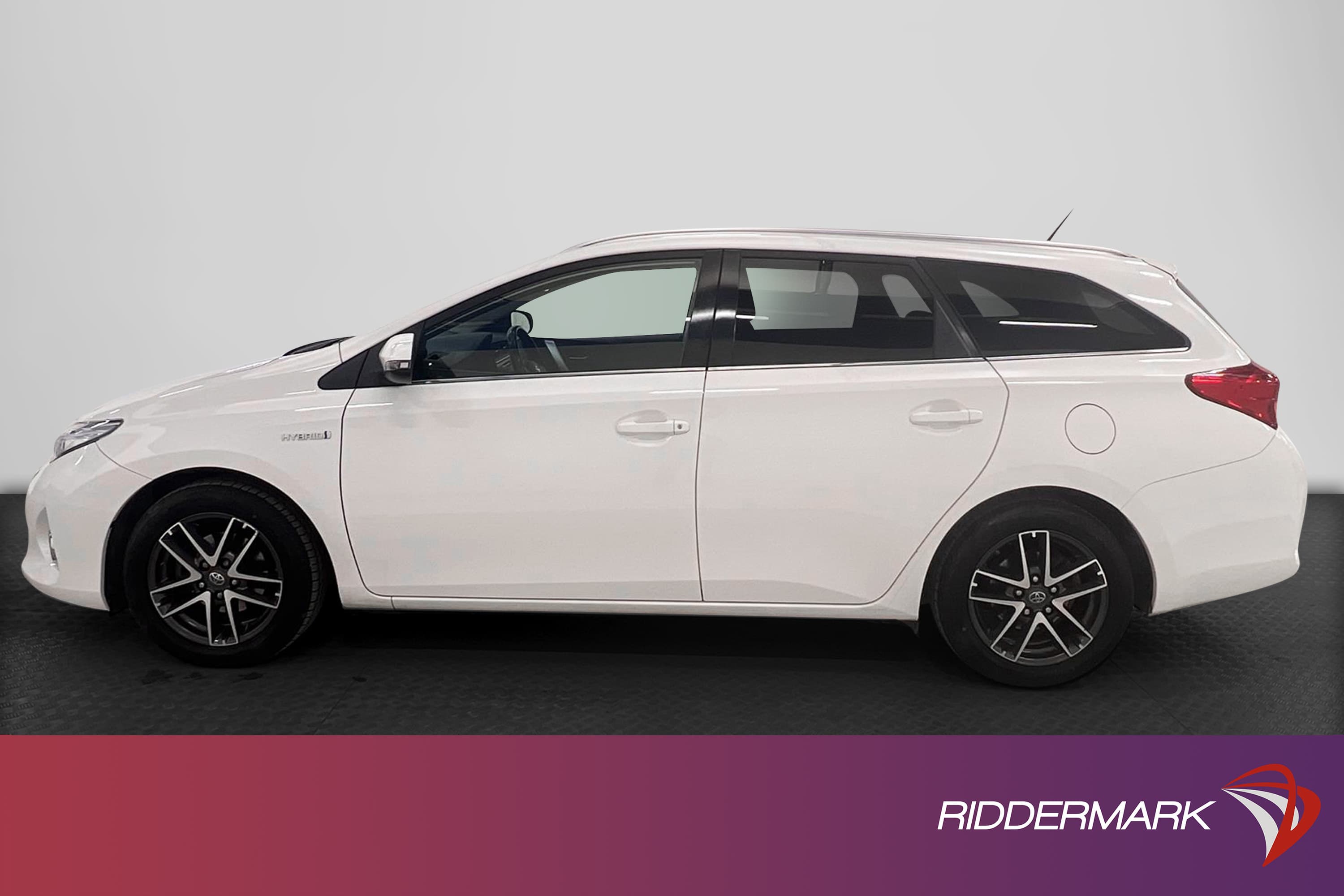 Toyota Auris e-CVT 136hk