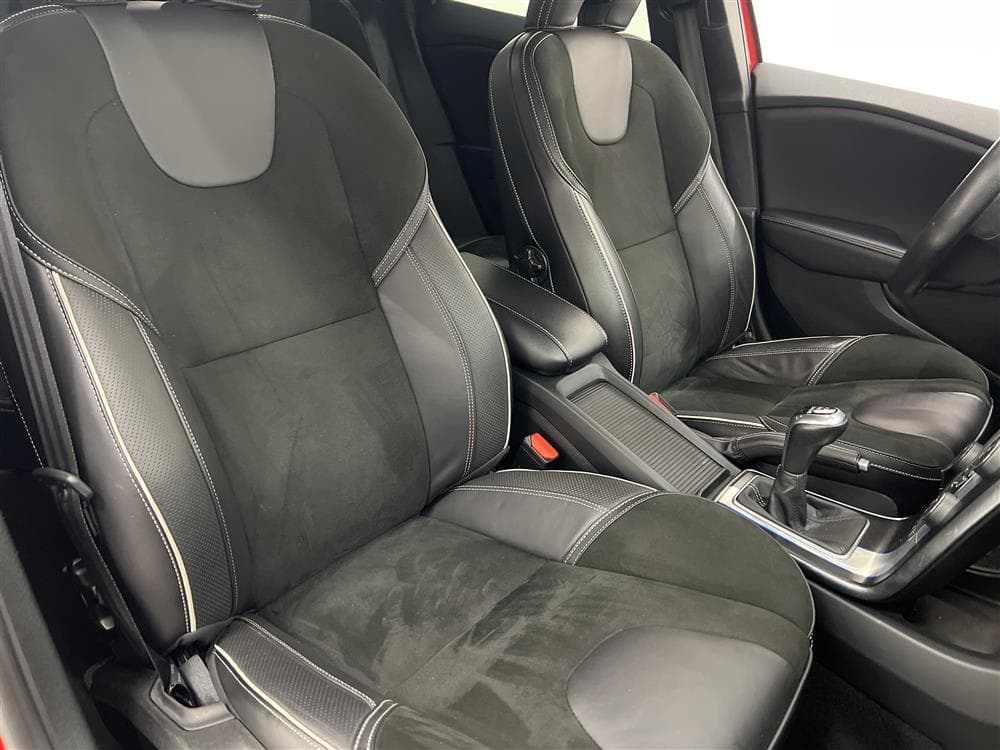 Volvo V40 D2 120hk R-Design D-Värm VOC 1 Brukare 0,36l/milinteriör
