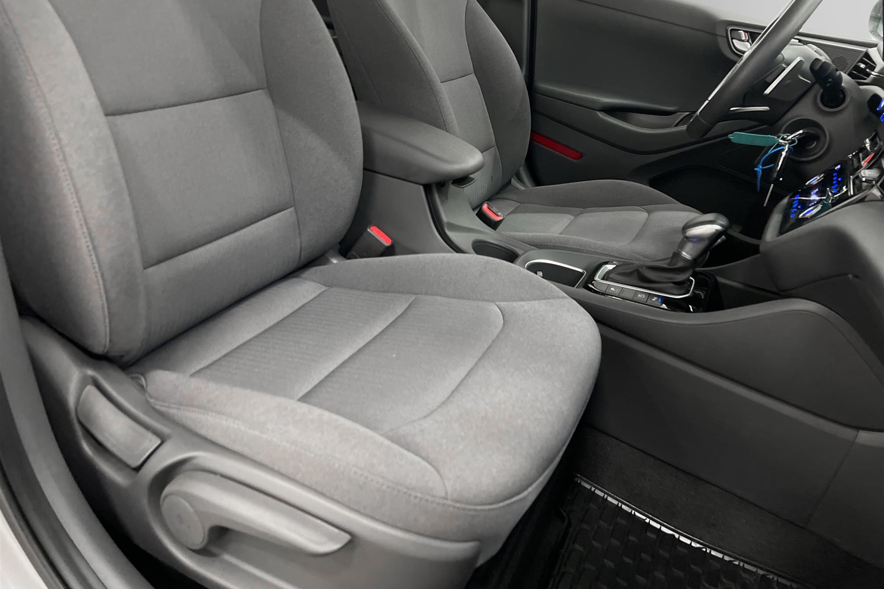 Hyundai Ioniq Hybrid 1.6 DCT 141hk Kamera Carplay 0,36l/mil