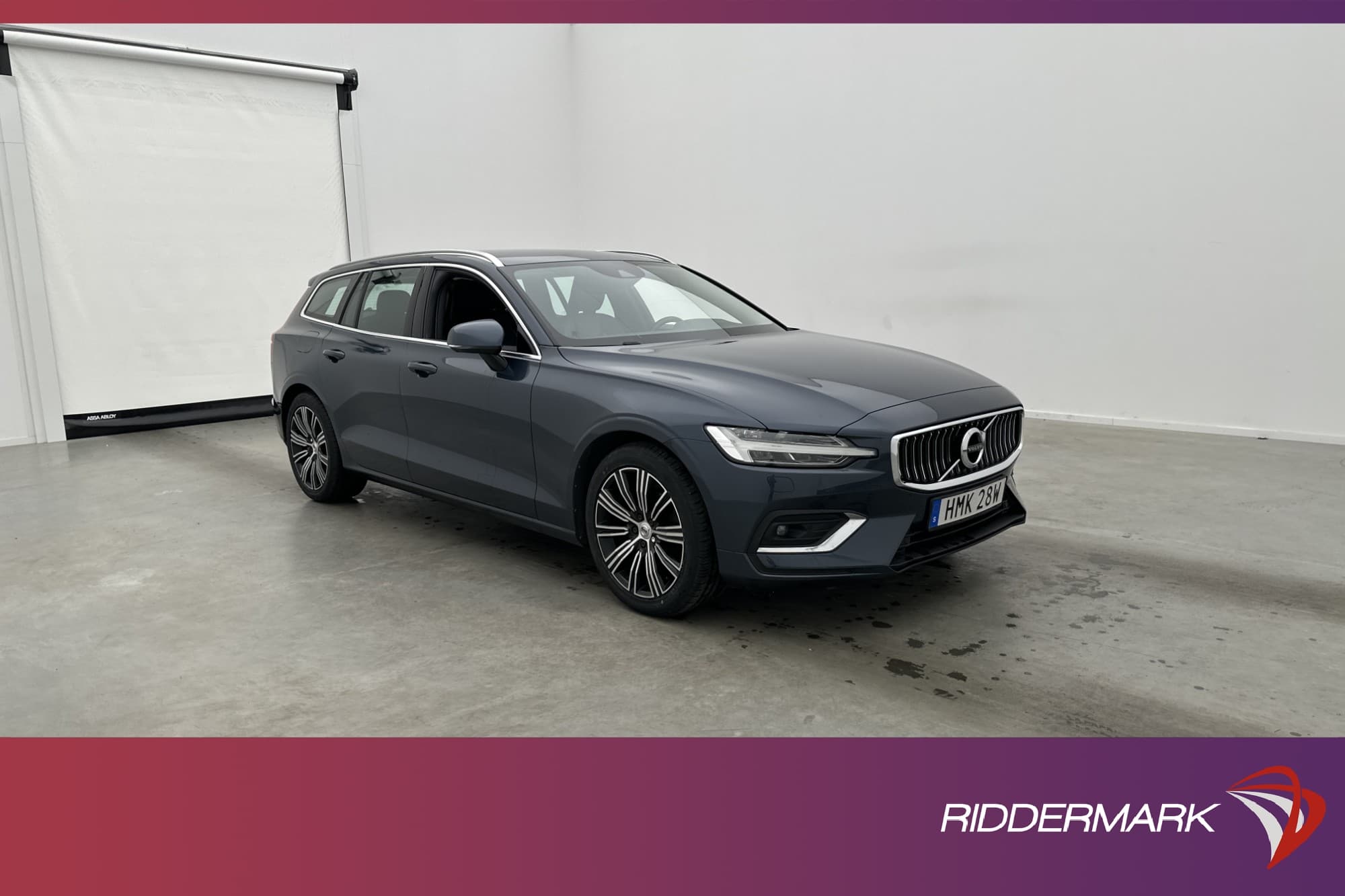 Volvo V60 D3 Inscription VOC D-Värm Kamera CarPlay Skinn