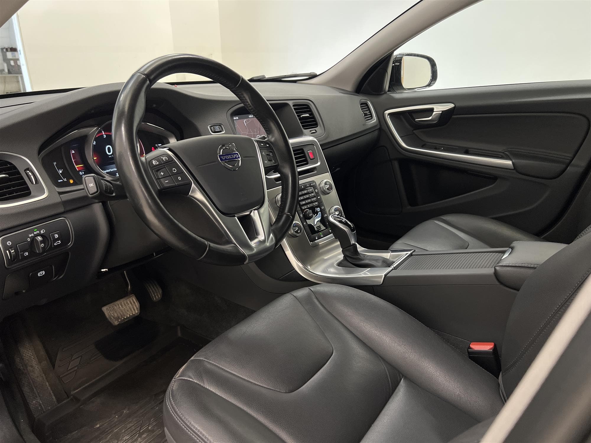Volvo V60 Cross Country D3 150hk Summum Voc D-Värm Navi