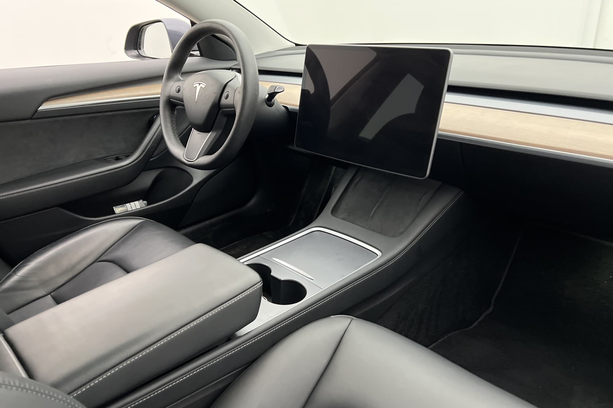 Tesla Model 3 Long Range AWD Autopilot Svensksåld Drag MOMS